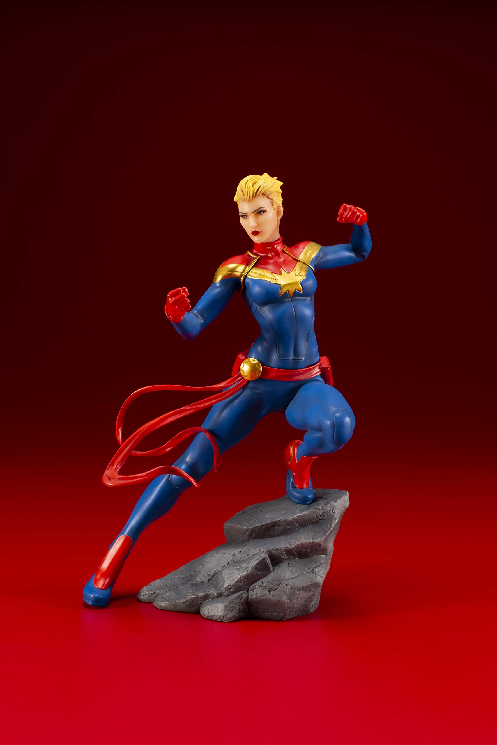 Marvel Comics Avengers Series - Estatua de Capitán Marvel Artfx+, multicolor, estándar 7