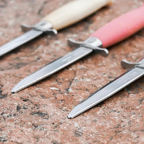 Miniatura 4 de Morakniv Scout 39 Safe Cuchillo de hoja fija de acero inoxidable para niños con funda, 3.39 pulgadas