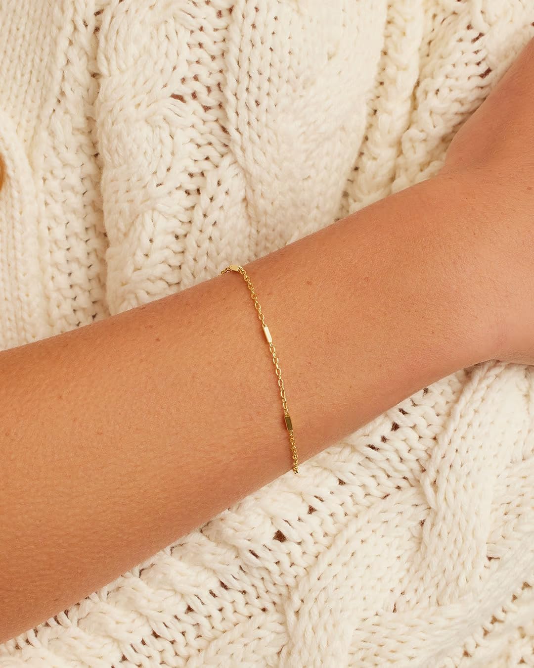 gorjana - Tatum Bracelet - 18K Gold Plated - Dainty Chain with Delicate Bar Accents - Minimalist Layering Jewelry - Secure Hinge Closure