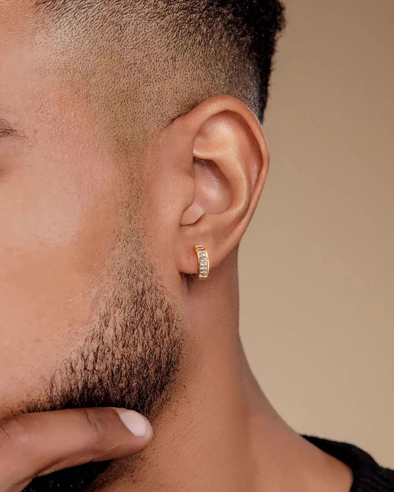 Orecchini Uomo – Cerchi Huggie in Placcato Oro 14K / Oro Bianco Argento, Orecchini a Cerchio in Argento con Zirconi Cubici, Design Semplice e Discreto, Piccoli e Raffinati, per Uso Quotidiano