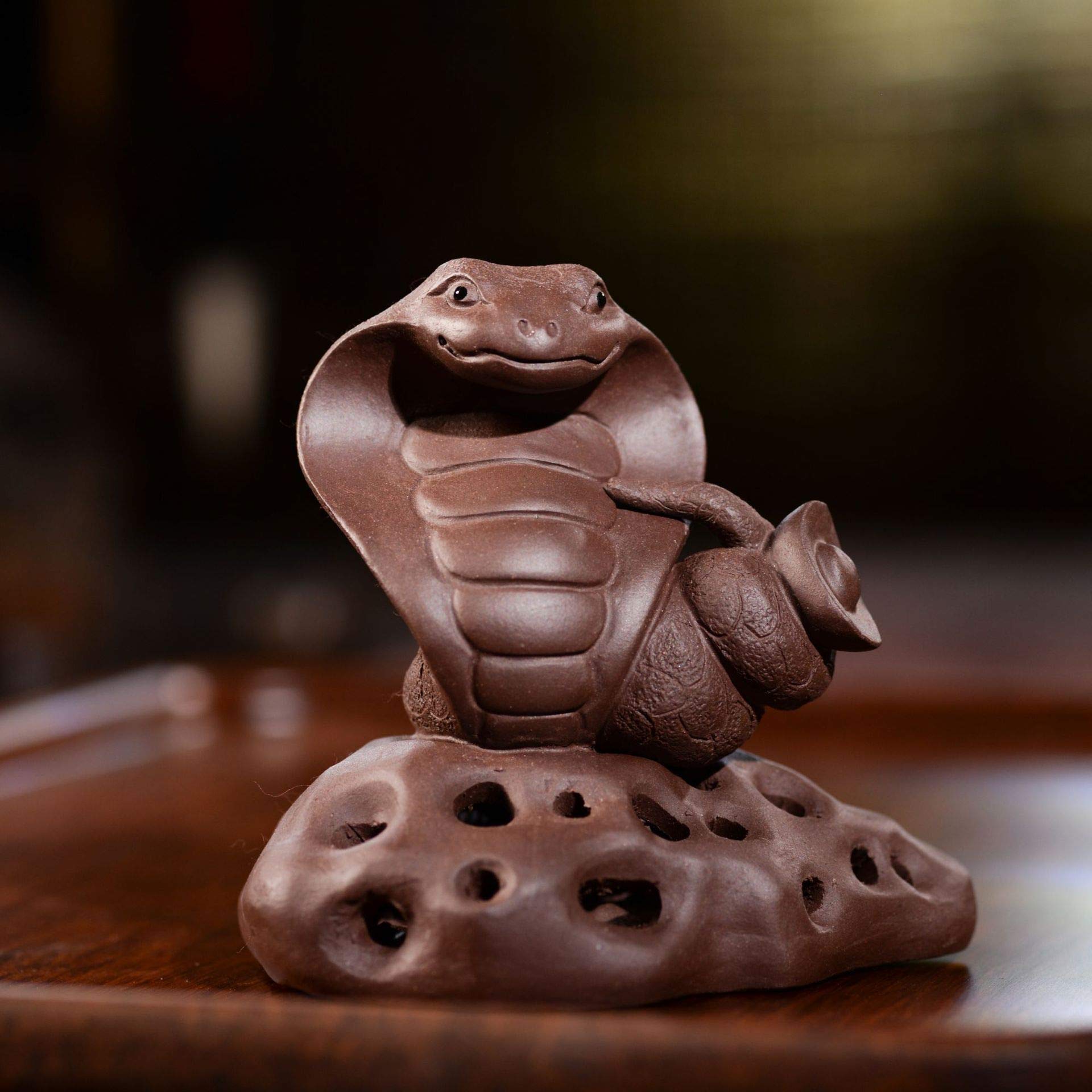 Slowtee Yixing Purple Clay Tea Pet King Cobra Snake Figurines, Purple Sand Tea Table Ornaments for Decoration, Chinese Zodiac Snake for Symbol of Exorcising Evil Spirits, 3.78in x 2.56in x 3.50in