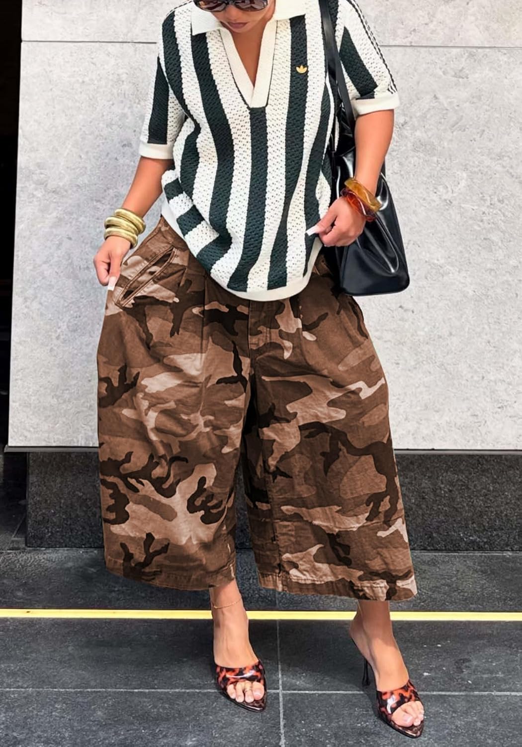 LETSVDO Women Barrel Camo Pants Baggy High Waisted Wide Leg Camouflage Palazzo Capris Army Fatigue Jean Cropped Trousers