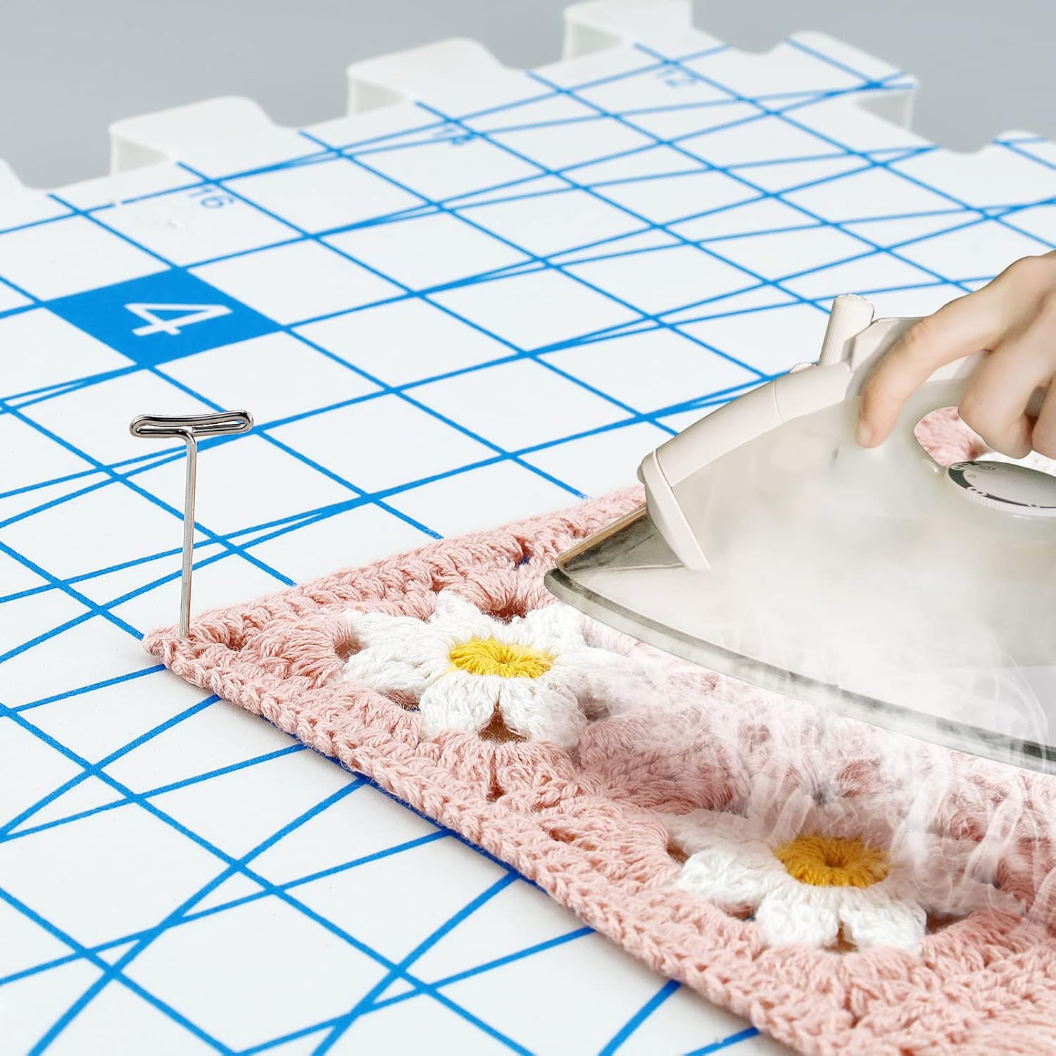 LAMXD Blocking Mats for Knitting - Extra Thick Blocking Boards with Grids with 200 T-pins for Needlework or Crochet - Pack of 9