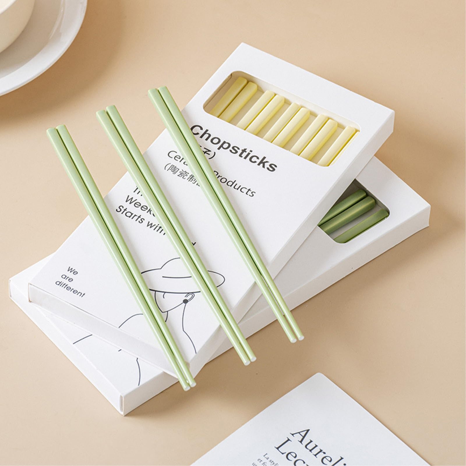 Lot de 2 baguettes japonaises en céramique couleur crème verte