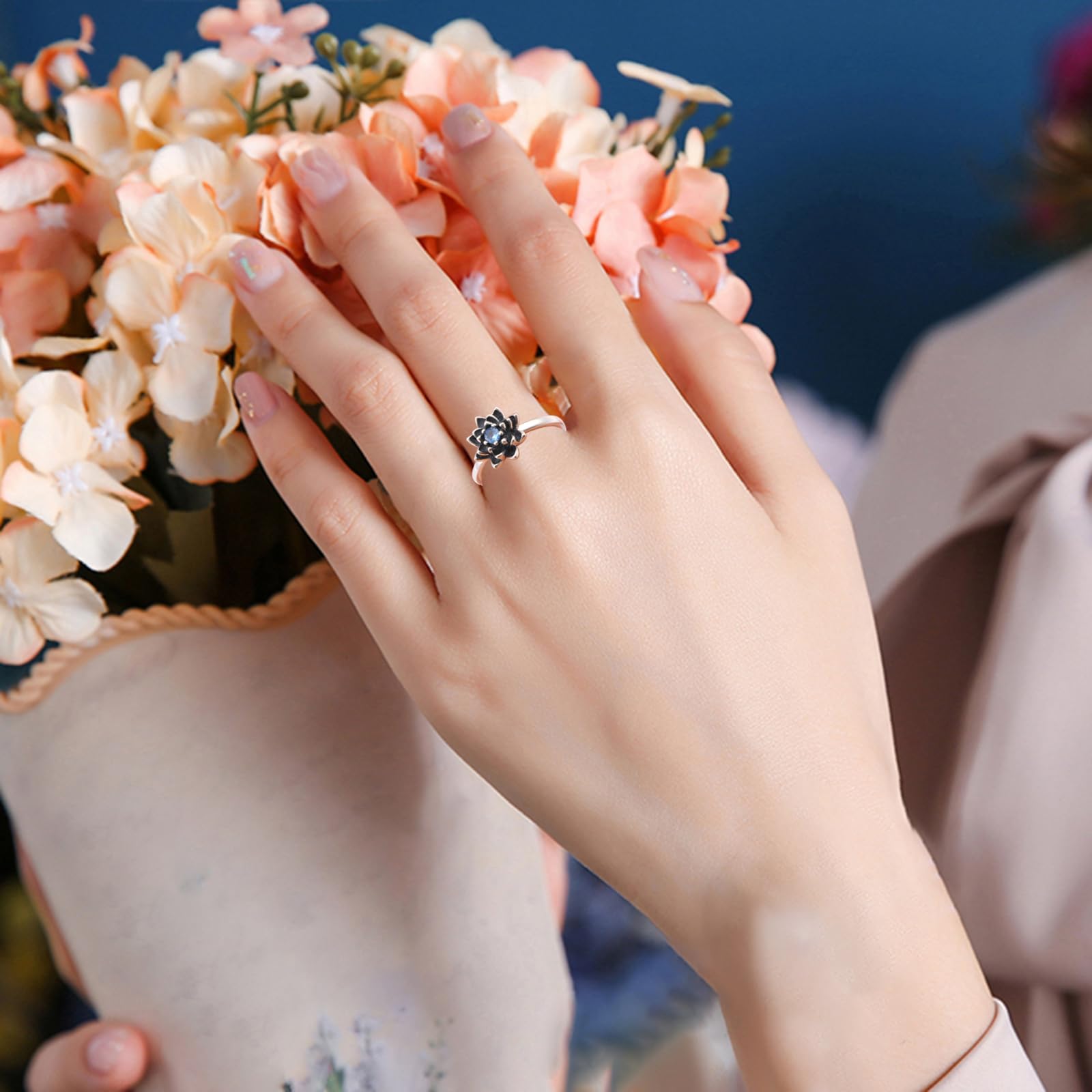 Flyow Just Breathe Lotus Spinner Ring für Damen 925 Sterling Silber Oxidation Blume Fidget Ringe für Angst Stress Relieving ADHD Autismus Ringe Yoga Geschenke Inspirational Band Ring