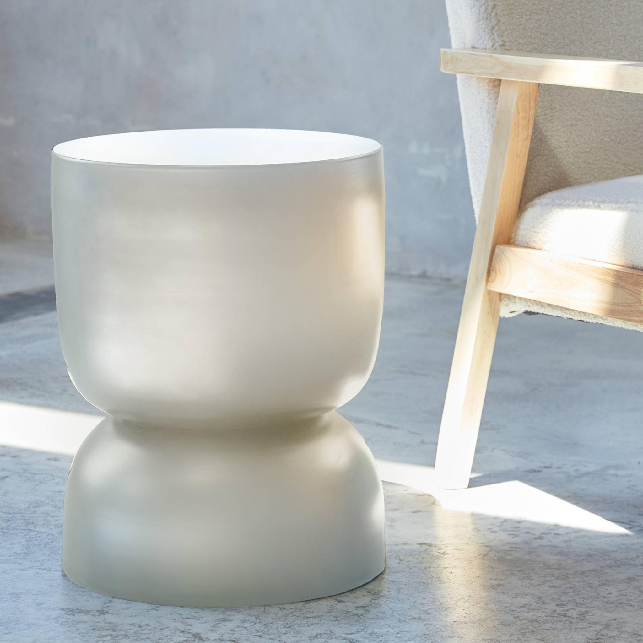 Table D'appoint. Bout De Canapé. Table De Chevet En Métal. Crème. Assa