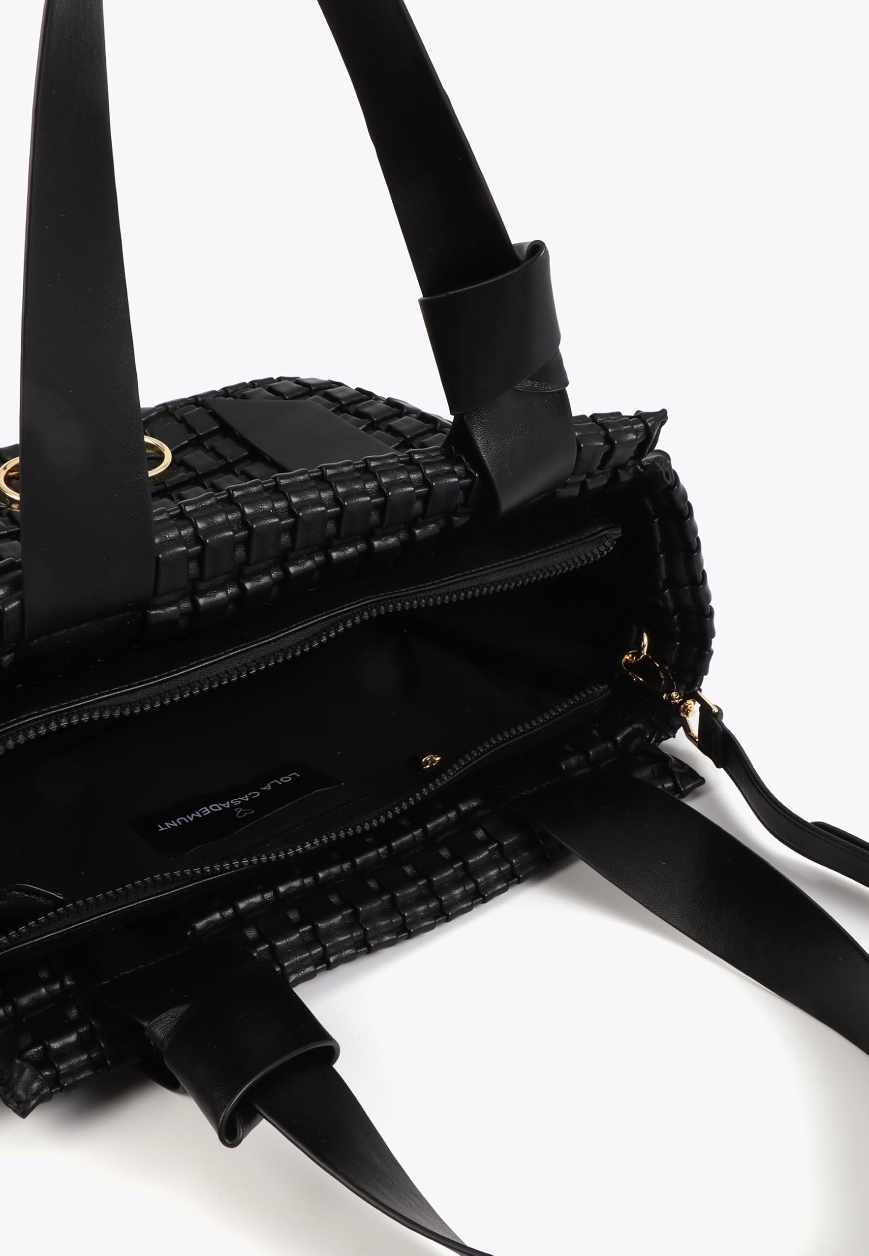 LOLA CASADEMUNT Bolso material trenzado y lazo