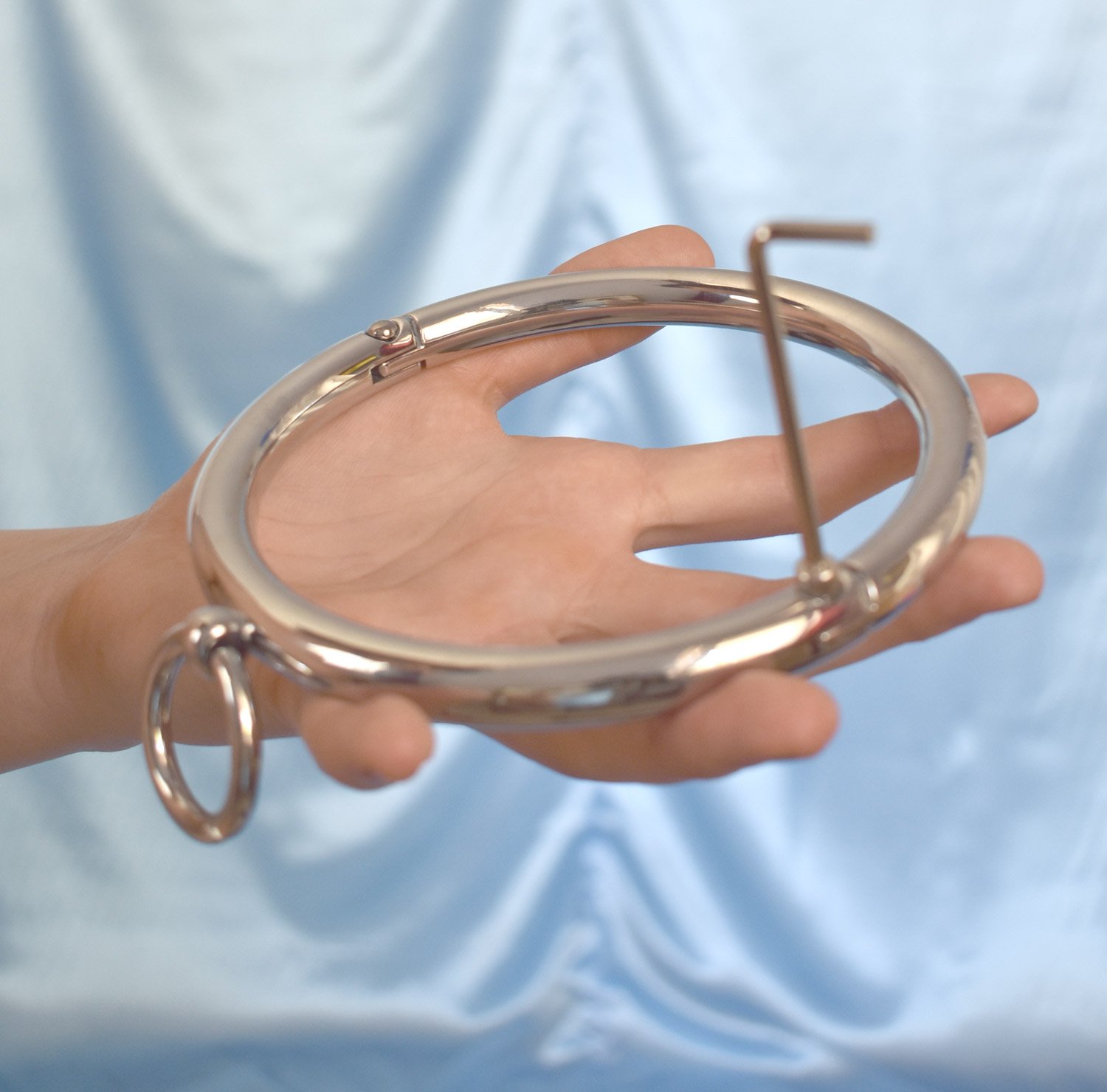 Collier Métallique Verrouillable Anneau O – Bondage Collier Femme | Collier Sub & Bijou BDSM – Élégant corset de cou pour fétiche, bondage, soumission et jeu Dom/Sub