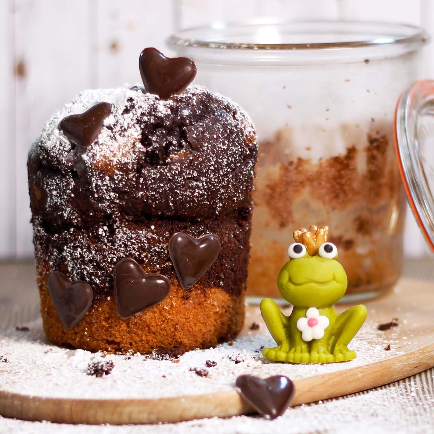 Günthart 12 Marzipan Frosch mit Krone im Cellophan Beutel als Froschkönig als passendes Geschenk, 1er Pack 216 g