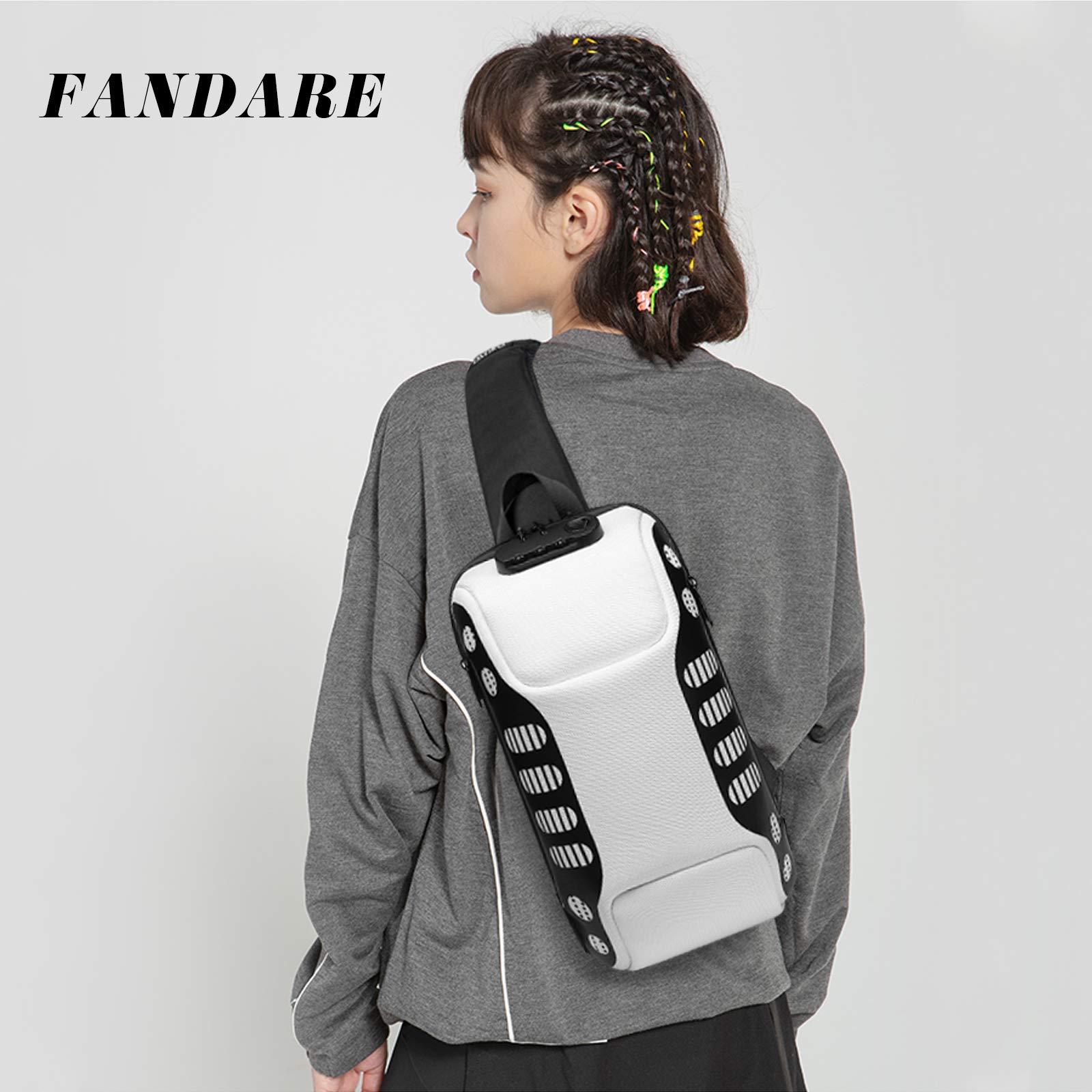 FANDARE Diebstahlsicherung Brusttasche Sling Rucksack Casual Daypacks mit USB für Herren Damen Schultertasche Umhängetasche für Outdoor Sport Wandern Radfahren Reisen Wasserdicht Polyester