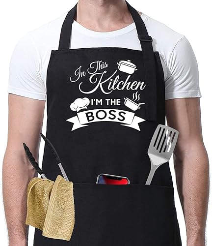 In This Kitchen I'm The Boss Delantal, ideas de regalo de cumpleaños, regalos de Navidad, vacaciones, cocina negro barbacoa parrilla delantal de