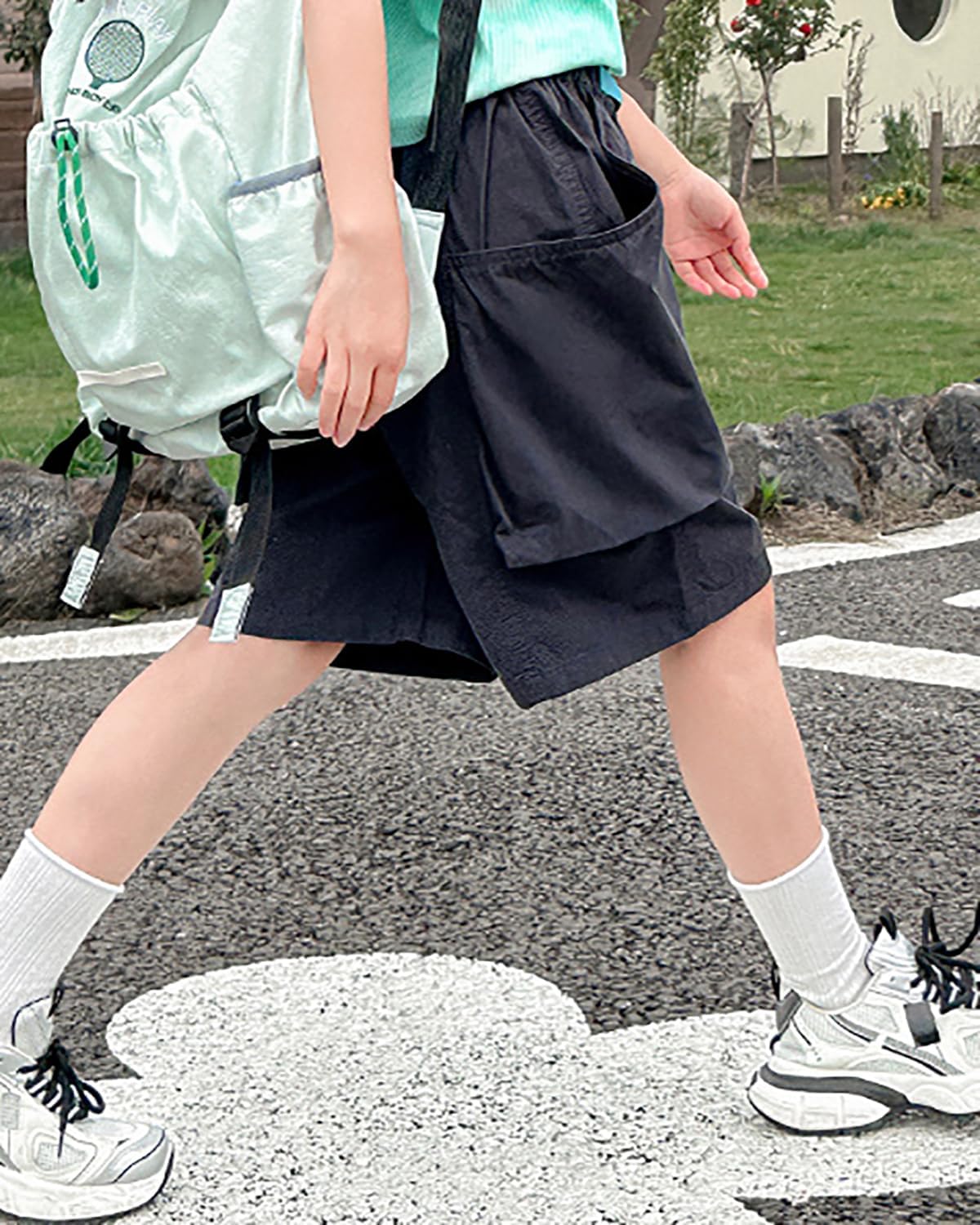 AOWKULAE Girls Casual Cargo Shorts Mid Length Loose Elastic Waist with Multi Pockets 6-14 Years 13-14 Years Gray image 4 of 5 B0D5HND3PS