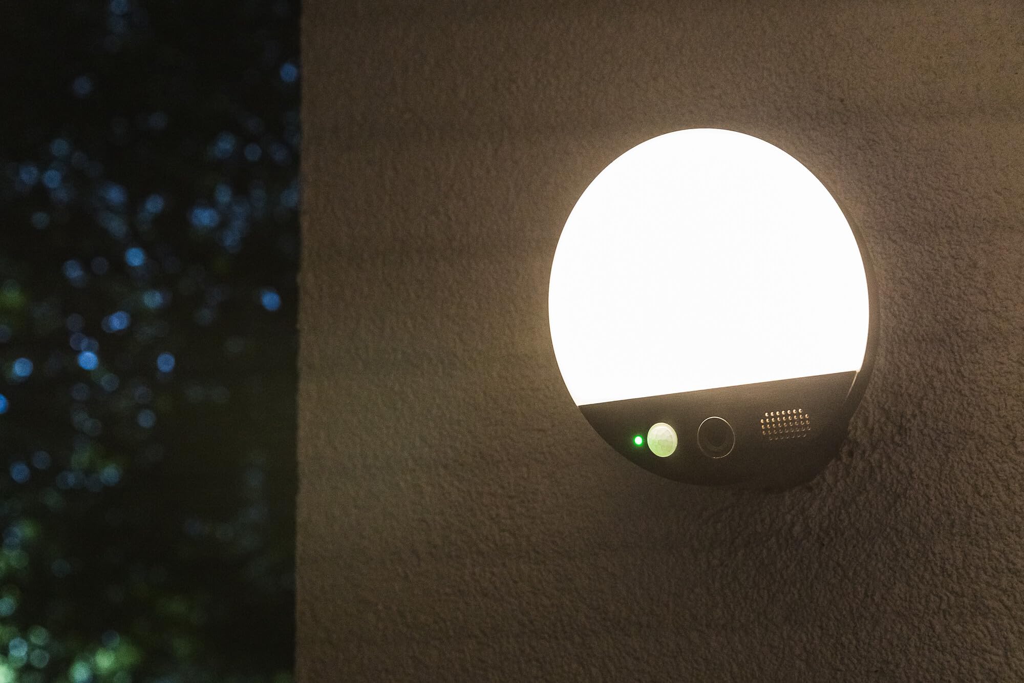 Osram Luminaire extérieur SMART+ avec caméra HD et détecteur de mouvement, | SMART+ Wifi Camera, Outdoor Lighting Accesories, Gris foncé, 180 mm dia, 25000 h, pack de 1