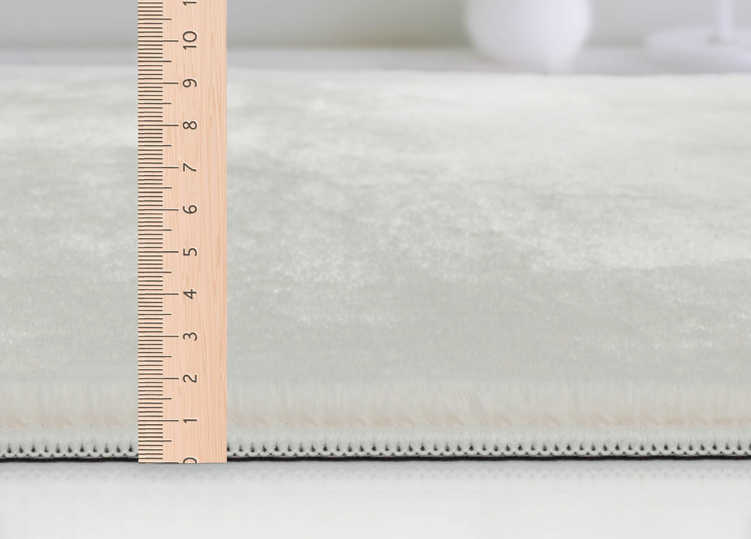 Mia's Luna Rugs, Cuddly Warm Fur Rug, Soft and Elegant, Washable and Suitable for Underfloor Heating, Oeko-Tex Certified, Cream, 120 cm Round