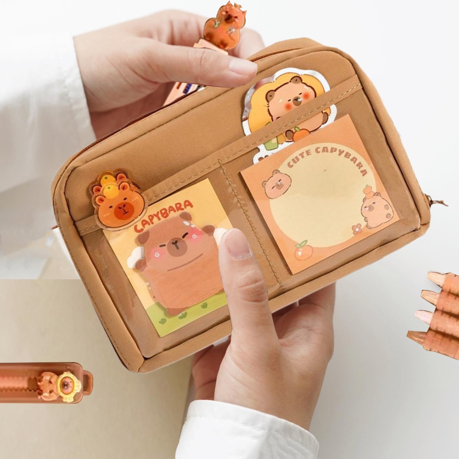 Capybara - Set di cancelleria con ampia apertura, grazioso organizer per matite per studenti, materiale scolastico per ragazzi e ragazze, con gomma, penne a sfera, adesivi, spilla, righelli, note