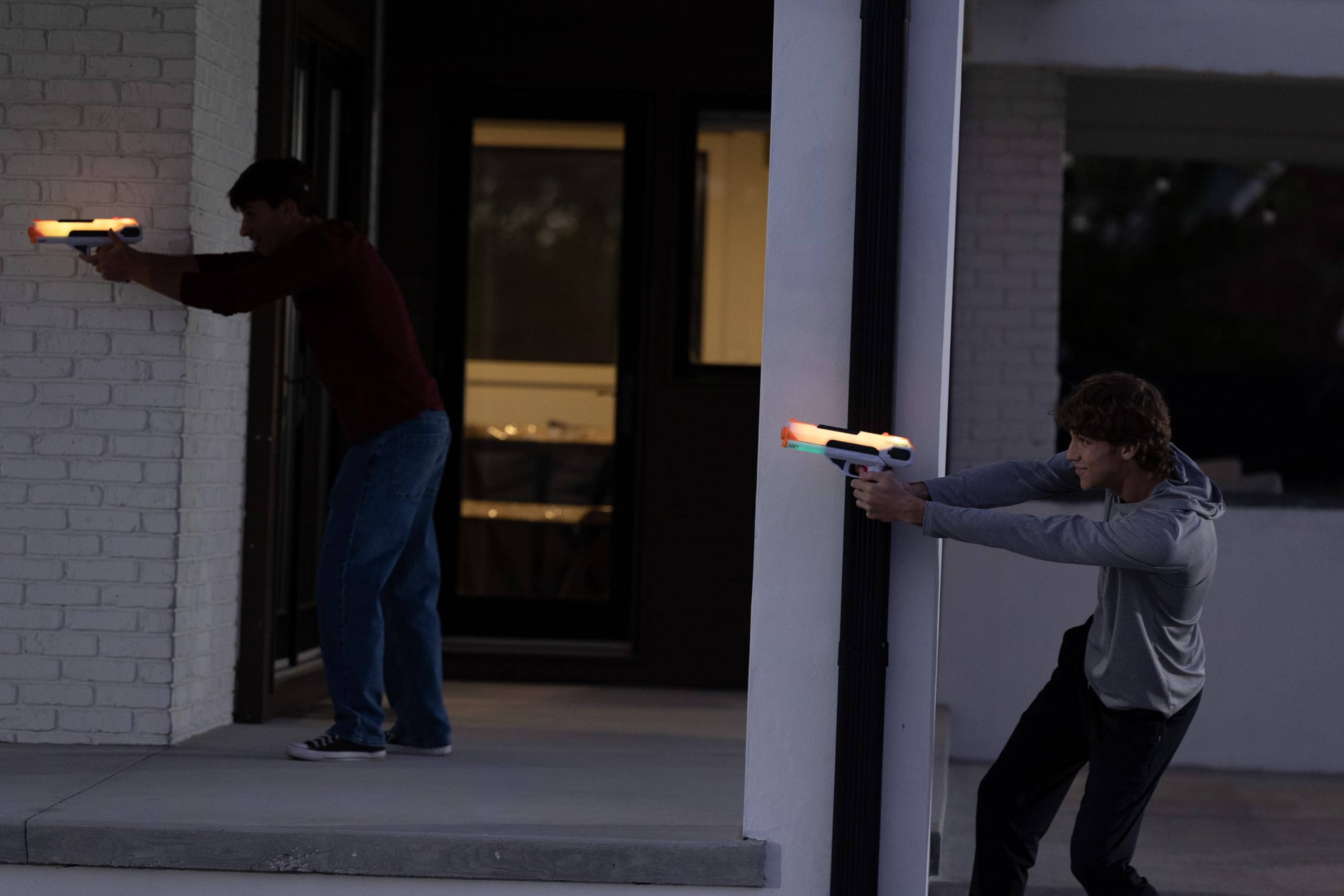 LaserX Ultra NXT Blasters à Piles, système avancé d'étiquette Laser Domestique conçu pour Le Jeu interactif, Comprend Deux Blasters High-Tech, pour Jeux Laser tag, Compatible avec Tous Les systèmes