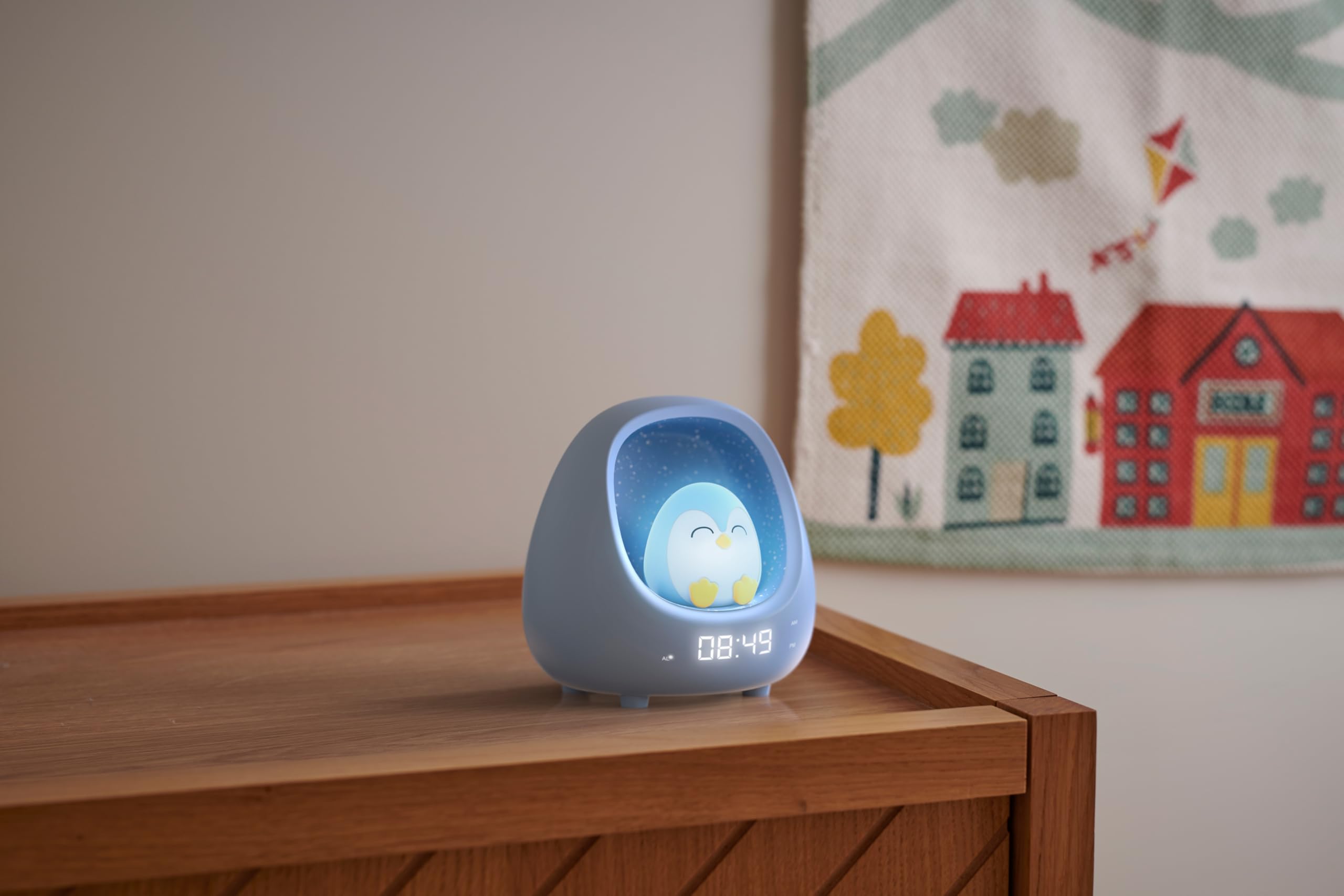 Bigben Sveglia con Luce per Bambini Pinguino, Luminosa e Musicale, Suoni Rassicuranti e Suoni Bianchi, Luce Regolabile al Tocco, Timer e Batteria Ricaricabile USB-C, per Ragazze e Ragazzi