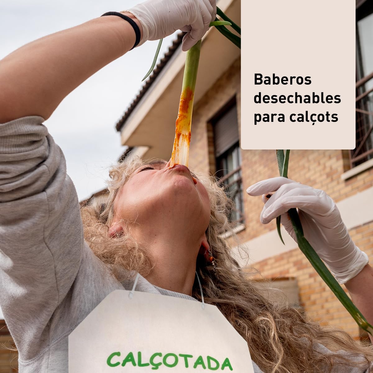PimPam Factory Baberos para Calçots Desechables de 32x50 cm - Babero Desechable - Repelente al Agua con Cierre de Goma - Ideal para Calçotadas y Comidas Familiares