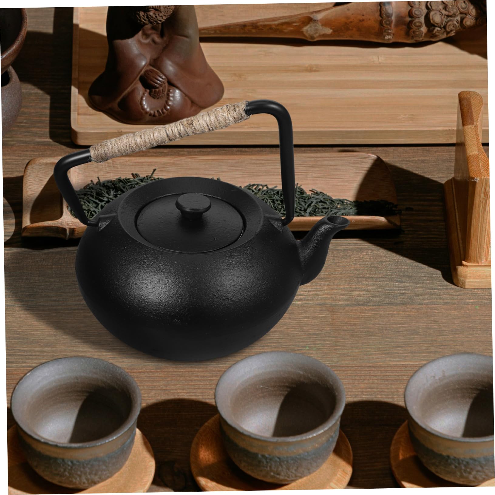 Teiera in Ferro 600ml con Manico per Infuso Tè Sfuso | Colore Nero, Filtro per Foglie Incluse, Adatta a Campeggio e Cucina, Stile Giapponese