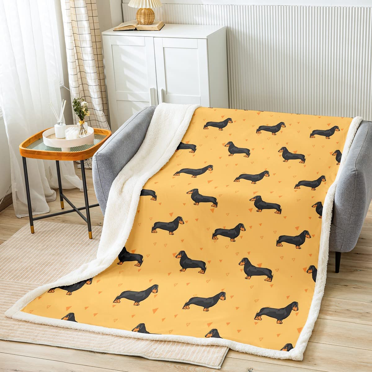 Manta de perro salchicha para niños, linda manta mullida para cachorros, para cama, sofá, perro salchicha kawaii, perro salchicha, manta de forro polar, triángulo suave, manta geométrica de felpa par