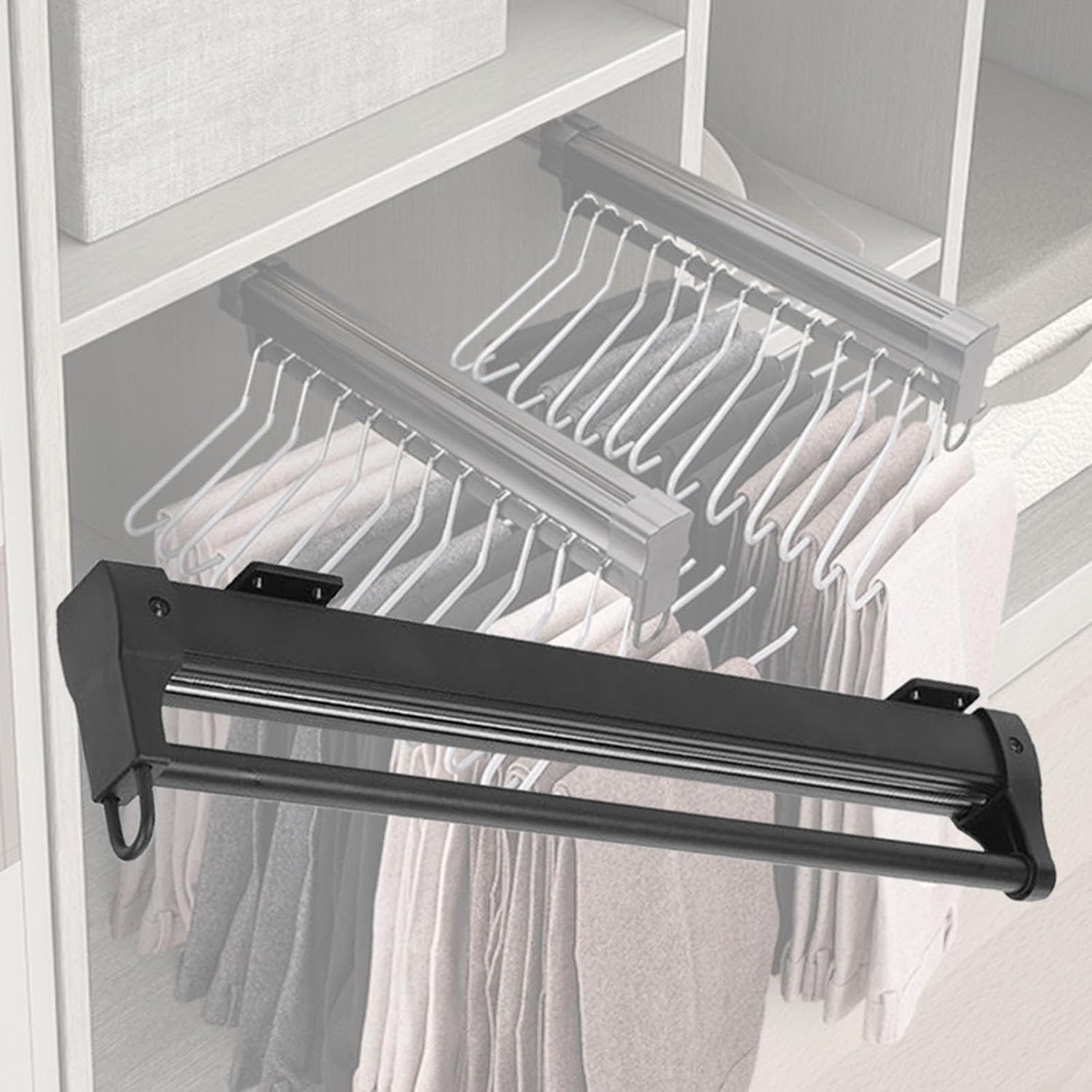 Tige coulissante pour organiser vos jeans et écharpes dans le dressing