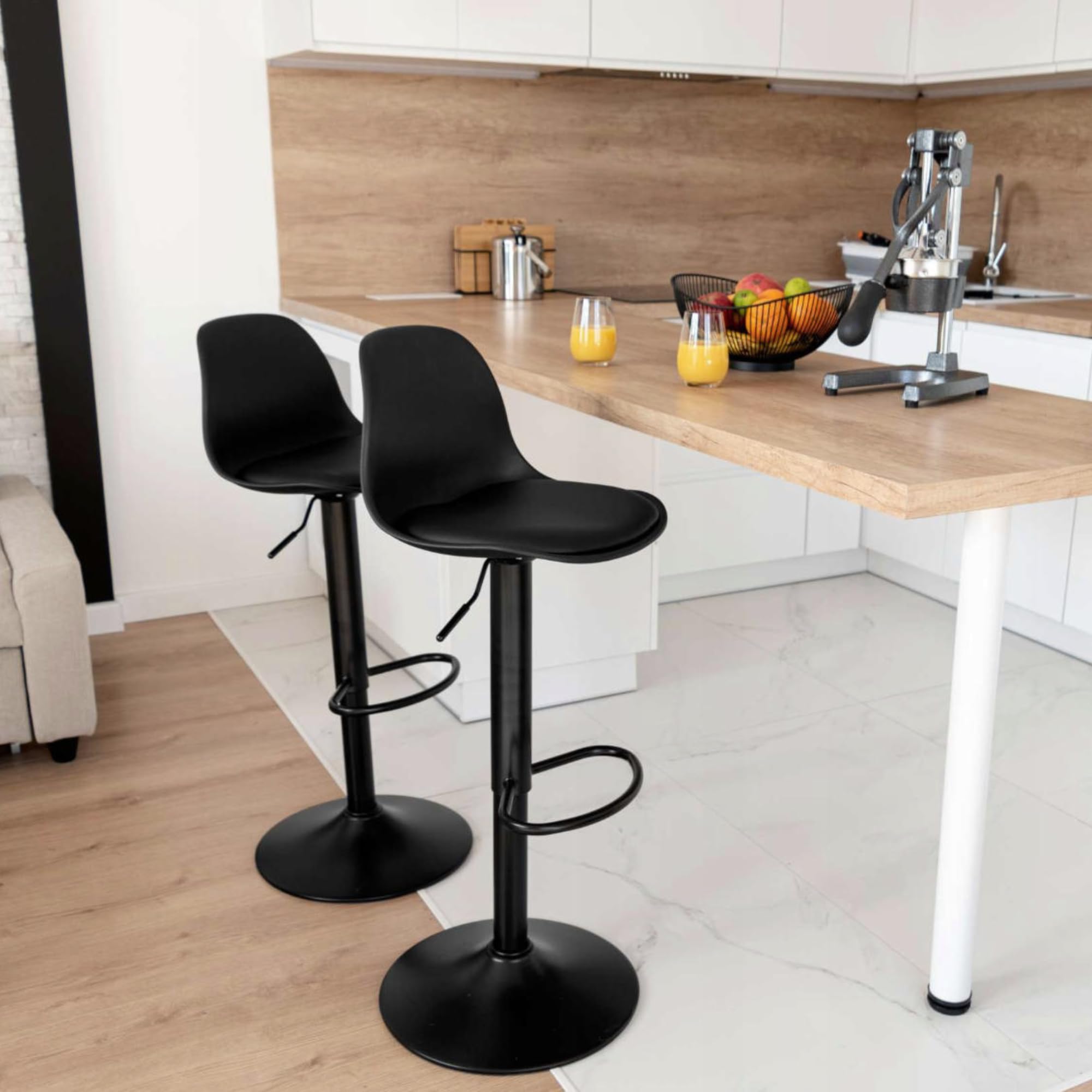 Pack 2 Taburetes de Bar Negros Regulables en Altura 83-103 cm con Giro 360°, Asiento Acolchado de Cuero Sintético, Reposapiés y Base Metálica Antideslizante, para Cocina, Barra Americana y Hostelería