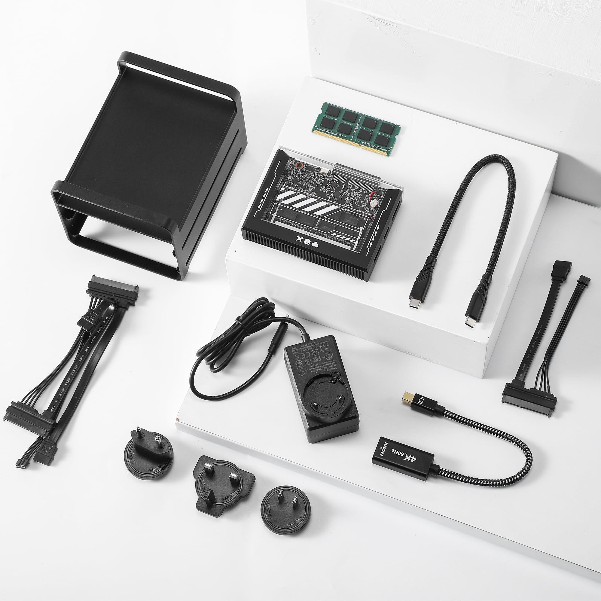 ZimaBlade 3760 X86 Einzelplatine-Server, DeskBuild NAS-Kit 4-Core DIY NAS mit One-Click-Apps persönlicher mit PCIe x4, Gigabit Ethernet 4K Media Server Network Attached Storage