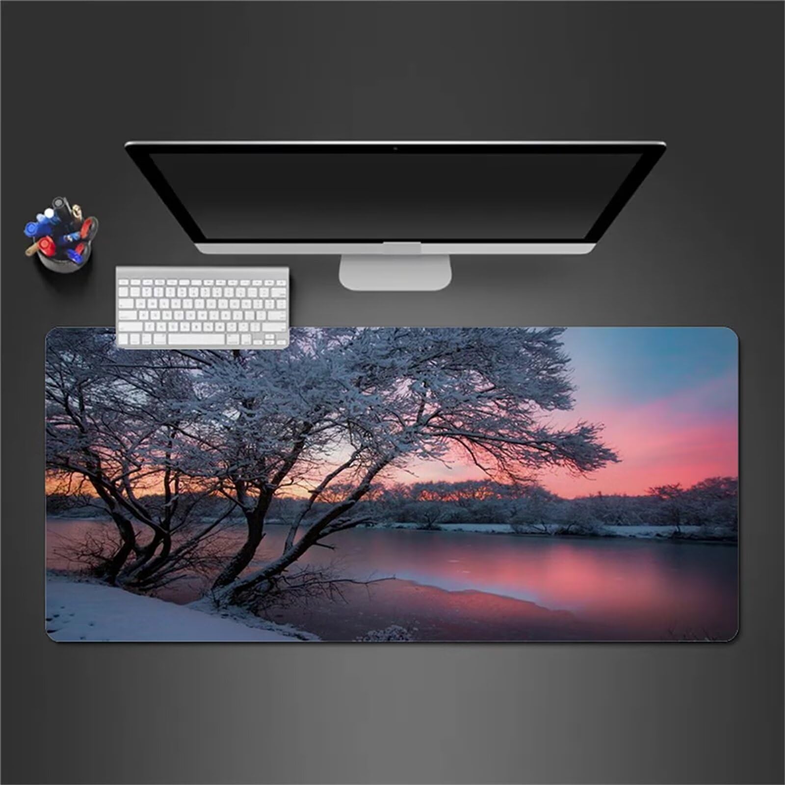 Grand Tapis de Souris de Jeu Paysage Lac d'hiver Tapis de Souris XXL 900x400x3mm éTendu Tapis de Bureau avec Base en Caoutchouc Antidérapant et Bords Cousus pour Clavier et Souris