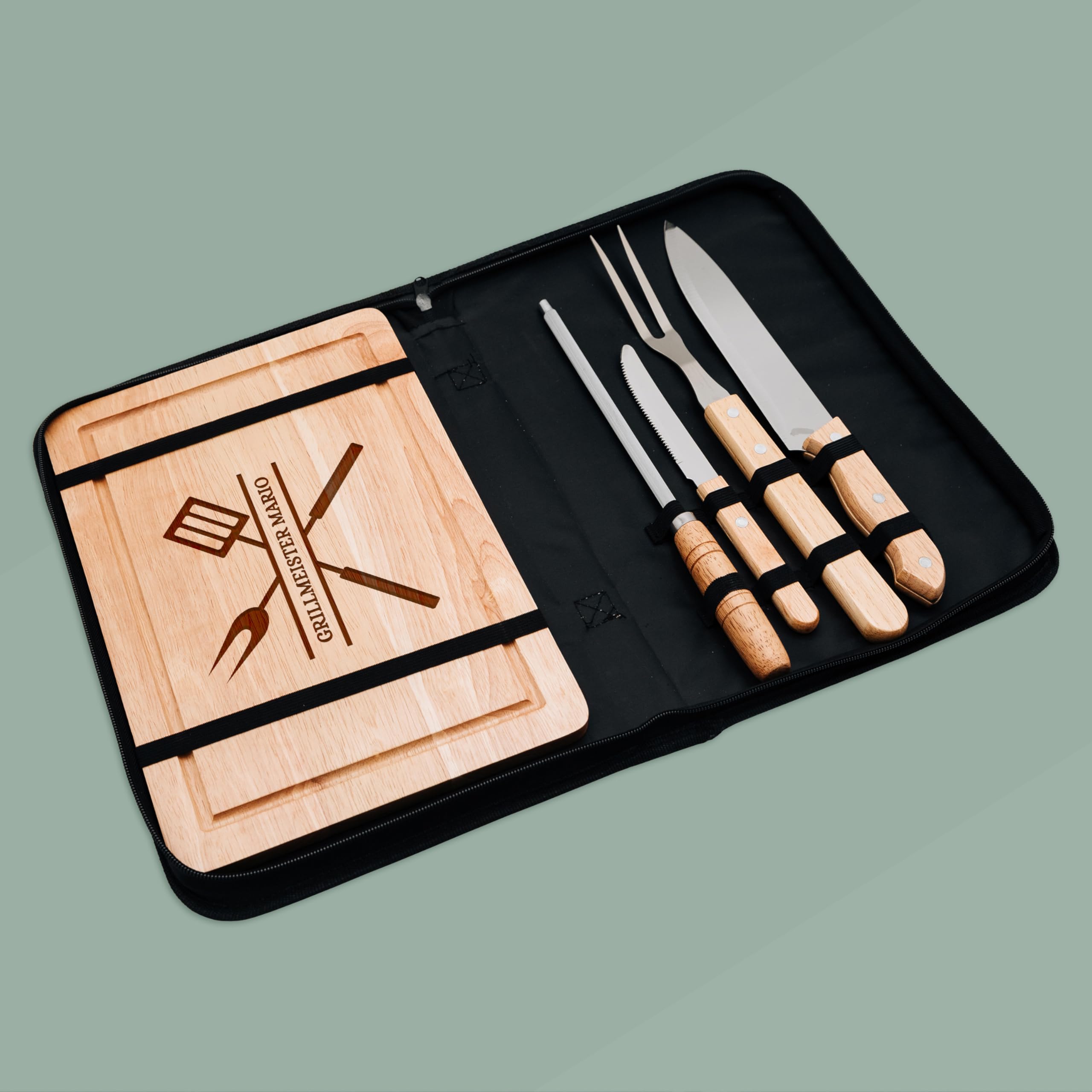 Grillset mit Messer im Messerset, Grillen Geschenk, Grill Accessories, Grillbrett, Geschenke für Männer, Schneidebrett als Geschenk zu Vatertag und BBQ Season (Grillmeister mit Name)