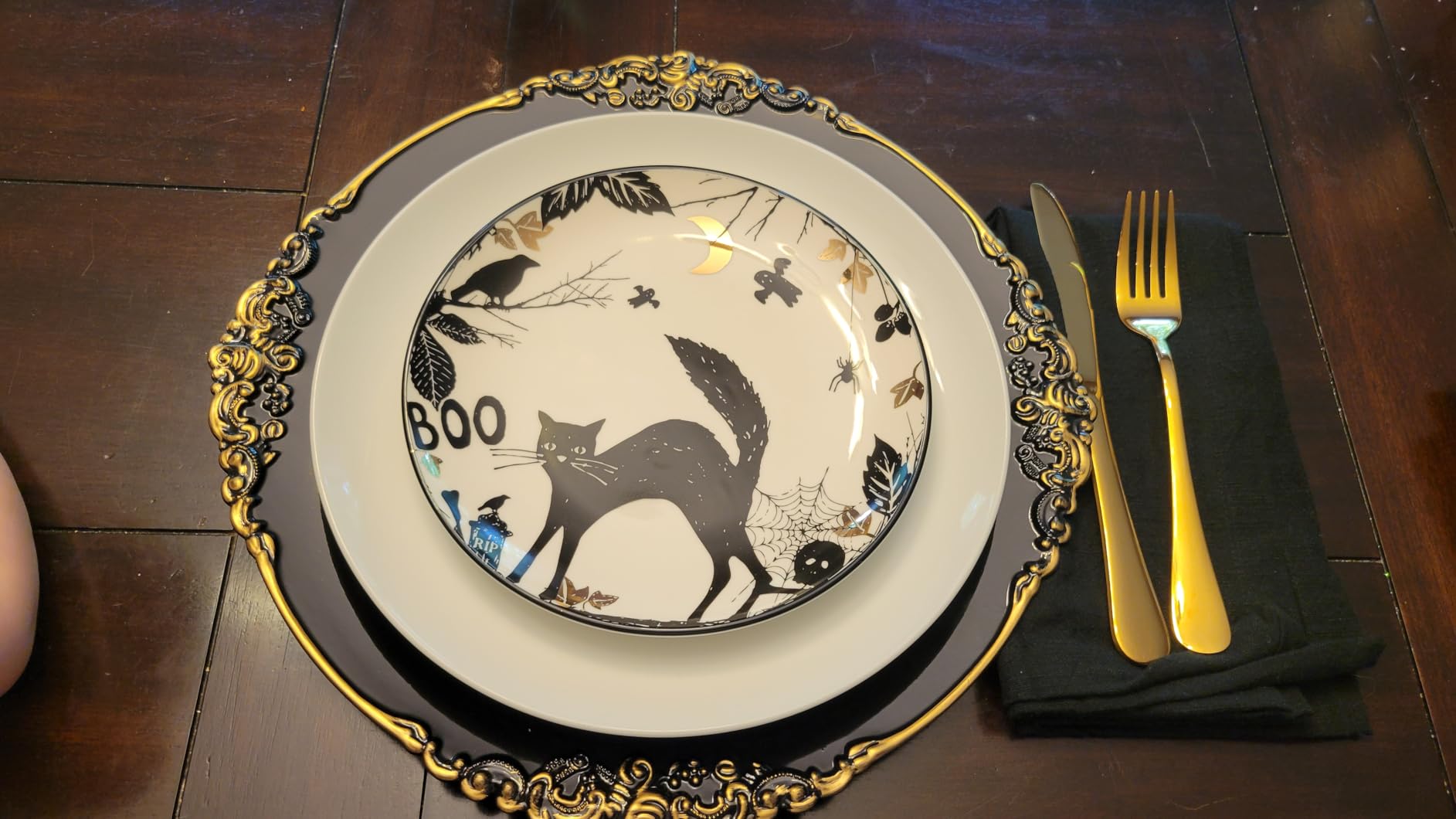 Spooky Halloween Dinnerware Sets for Festive Meals 2 Lenox Haunted Halloween porcelain accent plates, set of 4