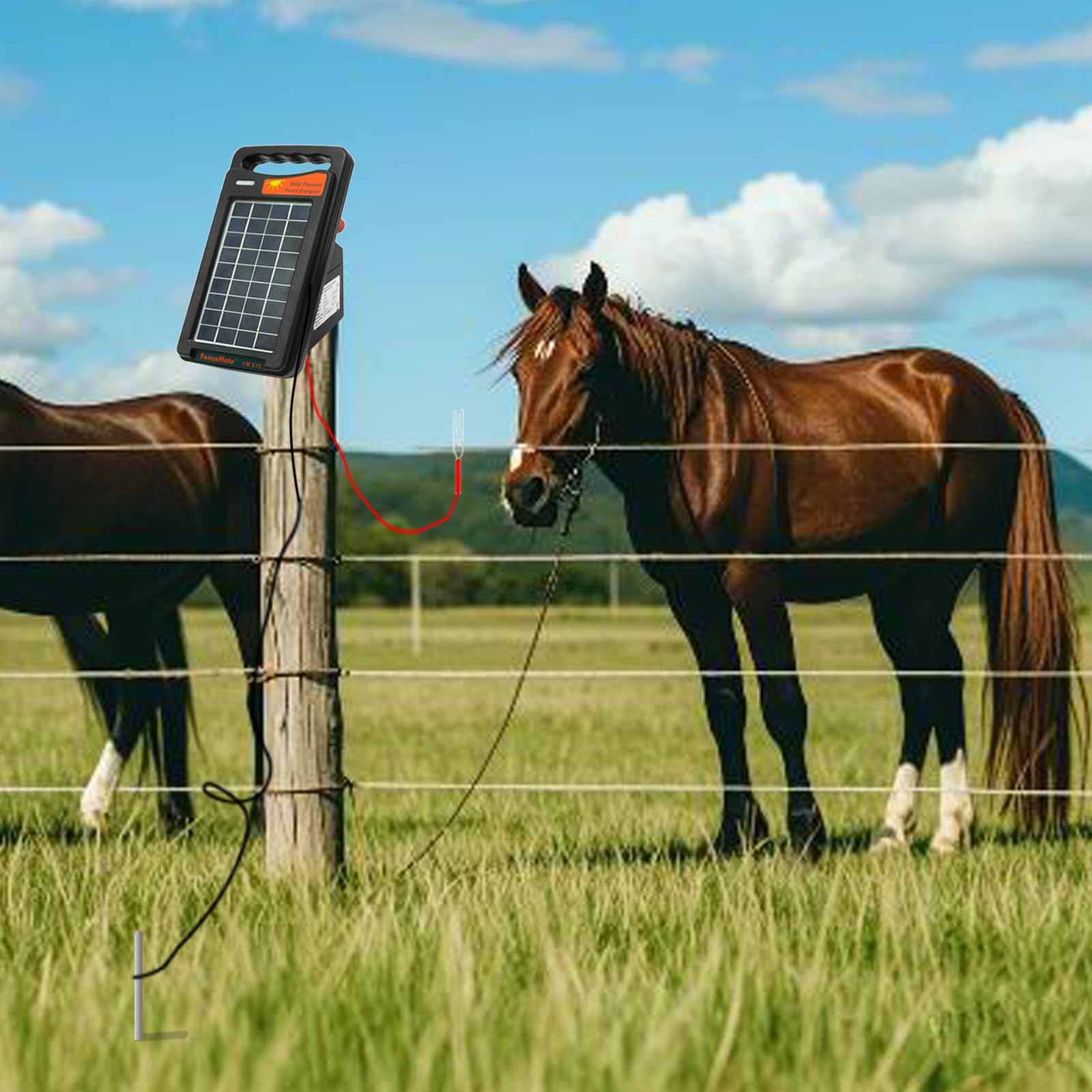 FenceMate Électrificateur Clôture Électrique Solaire, avec une sortie de 0.15 J jusqu'à 2 km, appareil portable pour élever des volailles ou des animaux domestiques