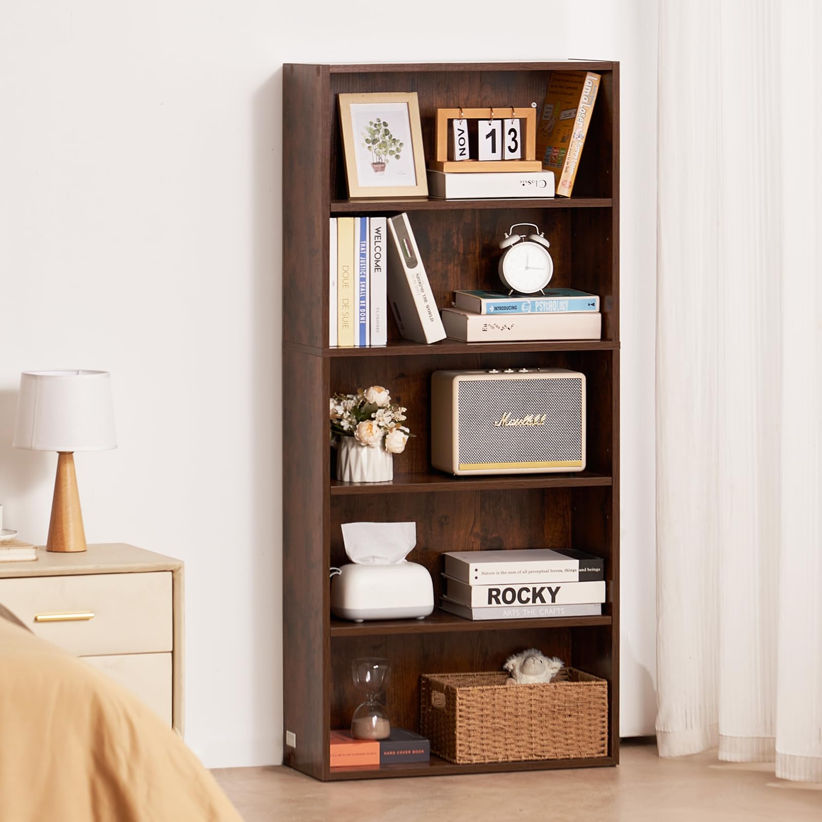 VEVOR Libreria Sottile a 5 Ripiani, Libreria Aperta in Legno 134,5 cm con Ripiano Regolabile in Altezza, Espositore da Pavimento Alto Autoportante, Scaffale per Biblioteca, Soggiorno, Ufficio, Marrone