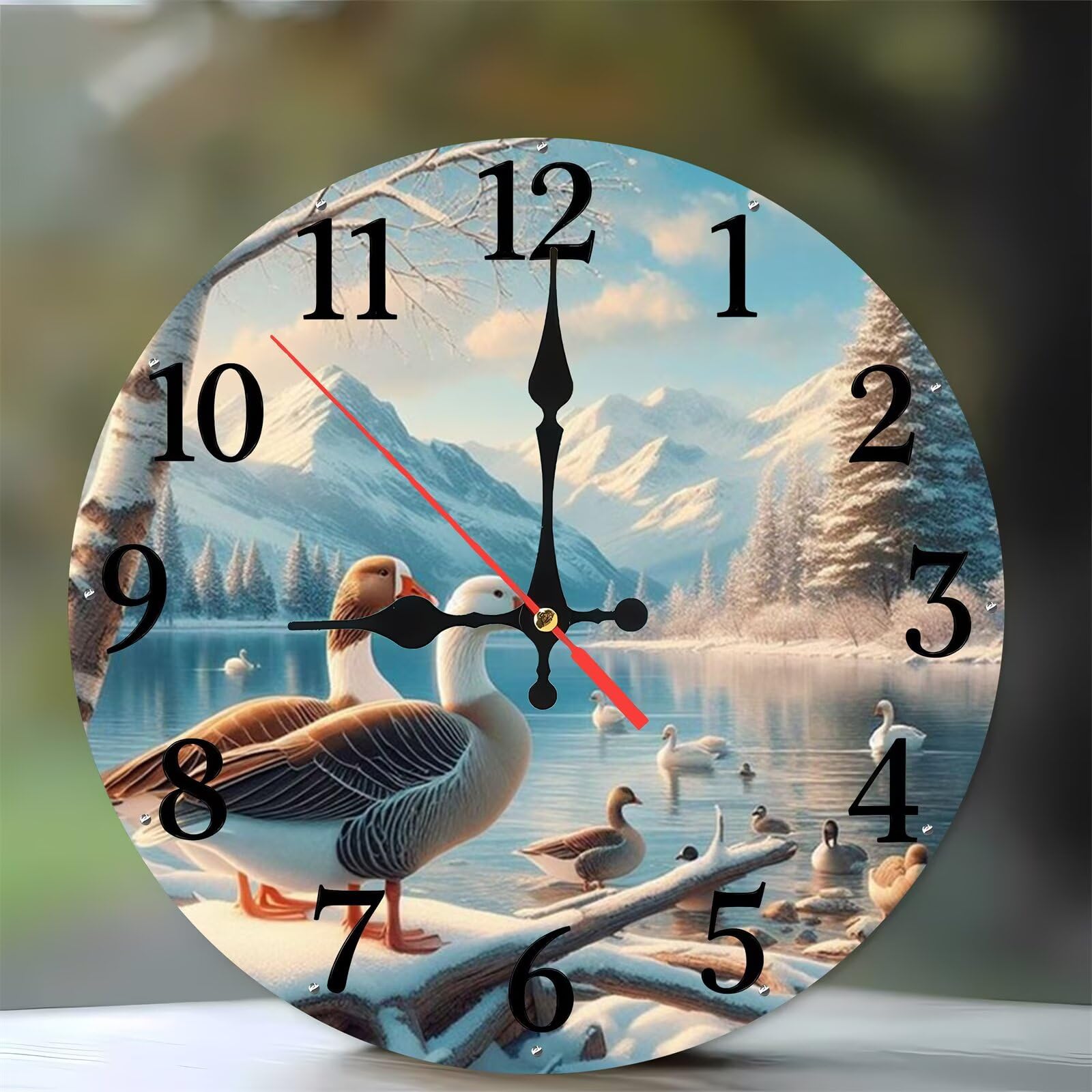Horloge murale moderne en bois motif montagne enneigée design épuré
