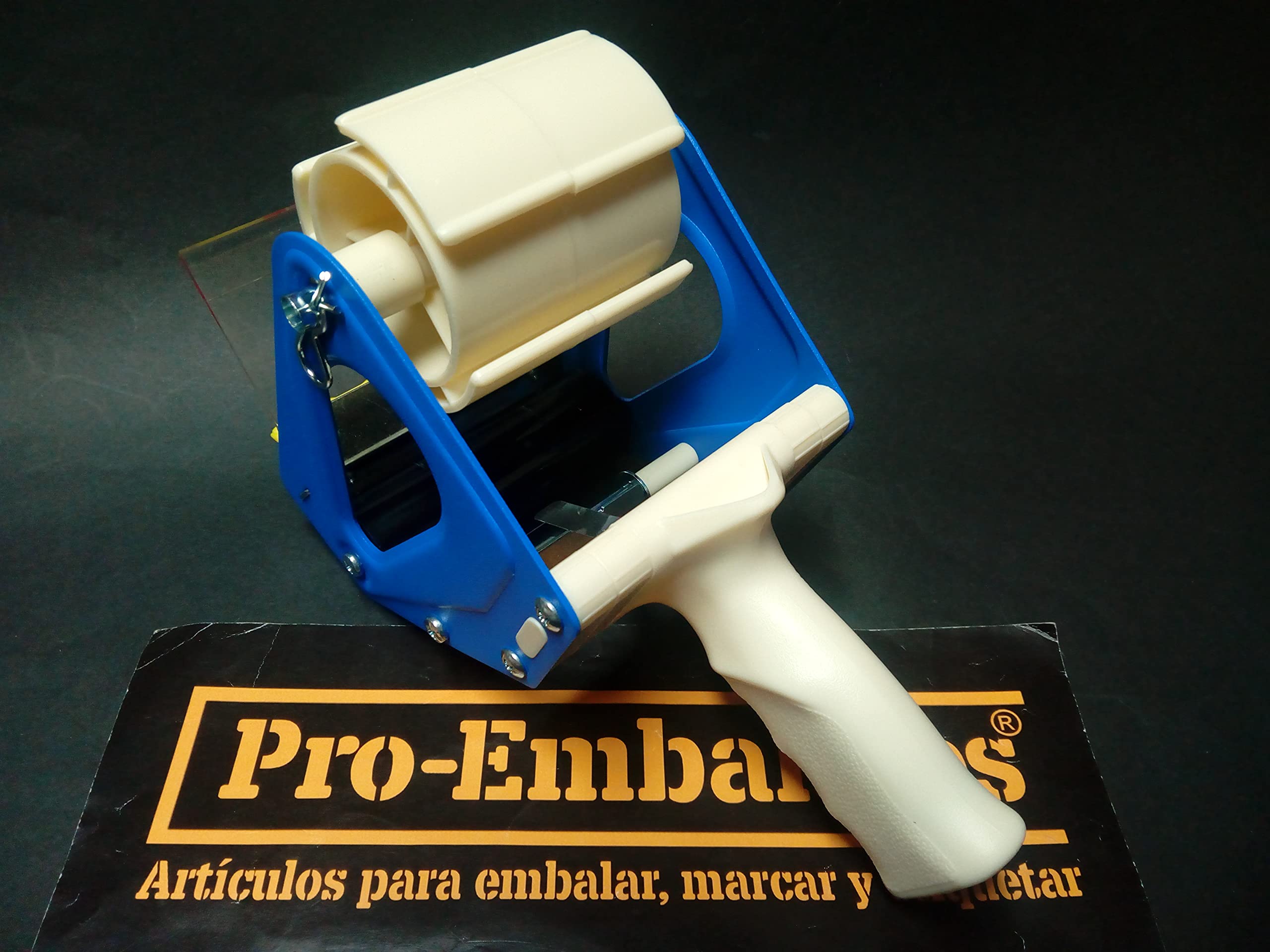 Precintadora manual para cinta adhesiva con una anchura máxima de 100 mm.