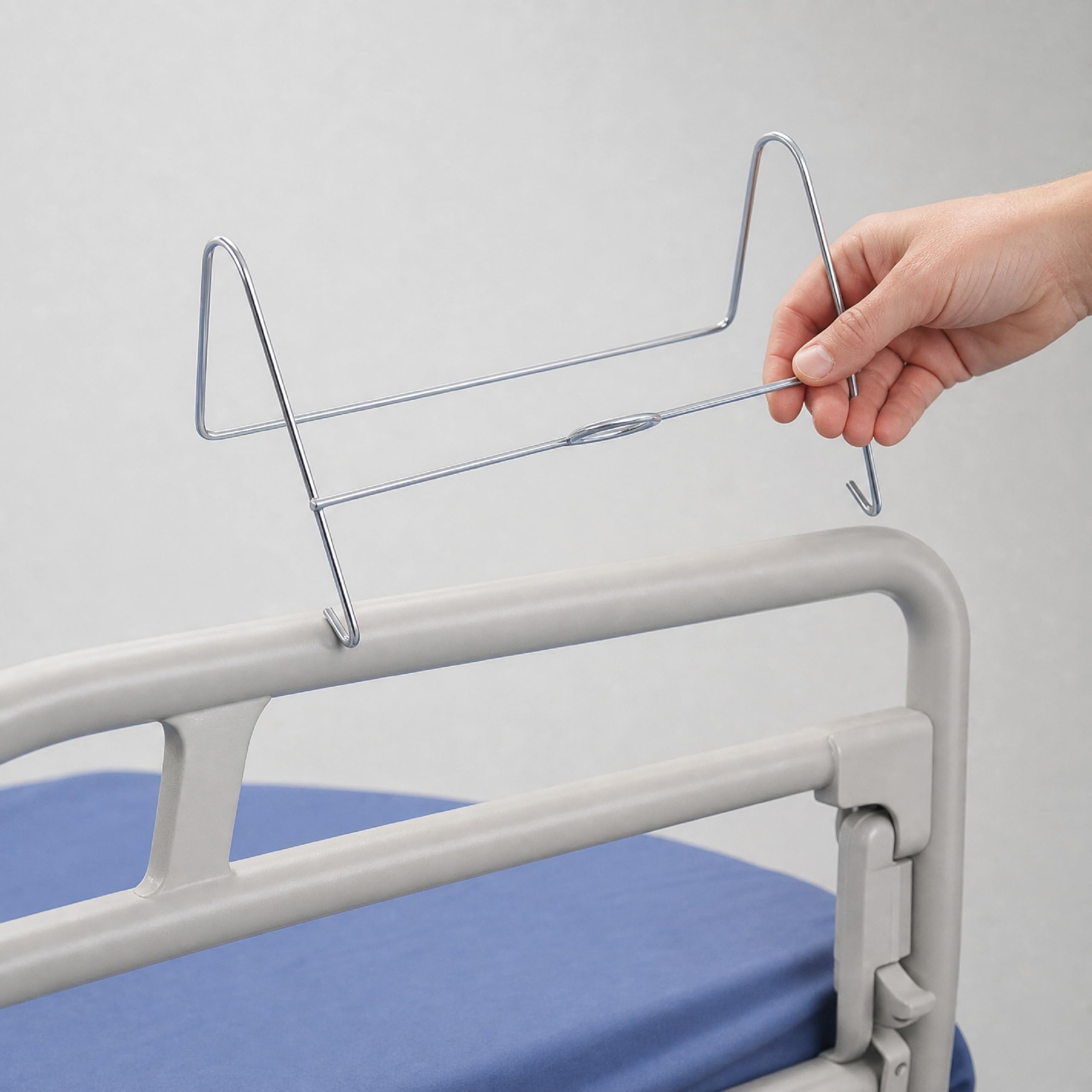 KMINA Colgador Bolsa de Orina (1 Unidad), Soporte Metálico de Cama, Gancho Zincado para Bolsa de Orina de 2 L, Colgador Resistente para Barra de Cama y Uso Diario