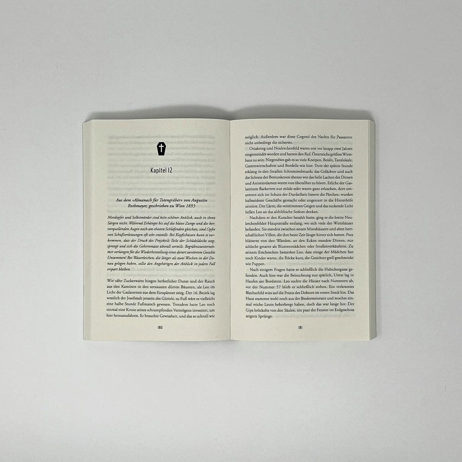 Oliver Pötzsch Totengräber Bücherset Band 1-4 - Das Buch des Totengräbers, Das Mädchen und der Totengräber, Mord in der Krypta & Pratermorde - Krimi aus Wien, Jahrhundertwende - mit exkl. Lesezeichen