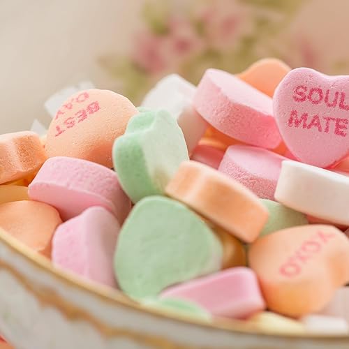Miniatura 7 de Paquete de dulces de corazones de conversación Incluye dos bolsas de 7 onzas de caramelos de corazones de conversación de Brachs Friends y un imán