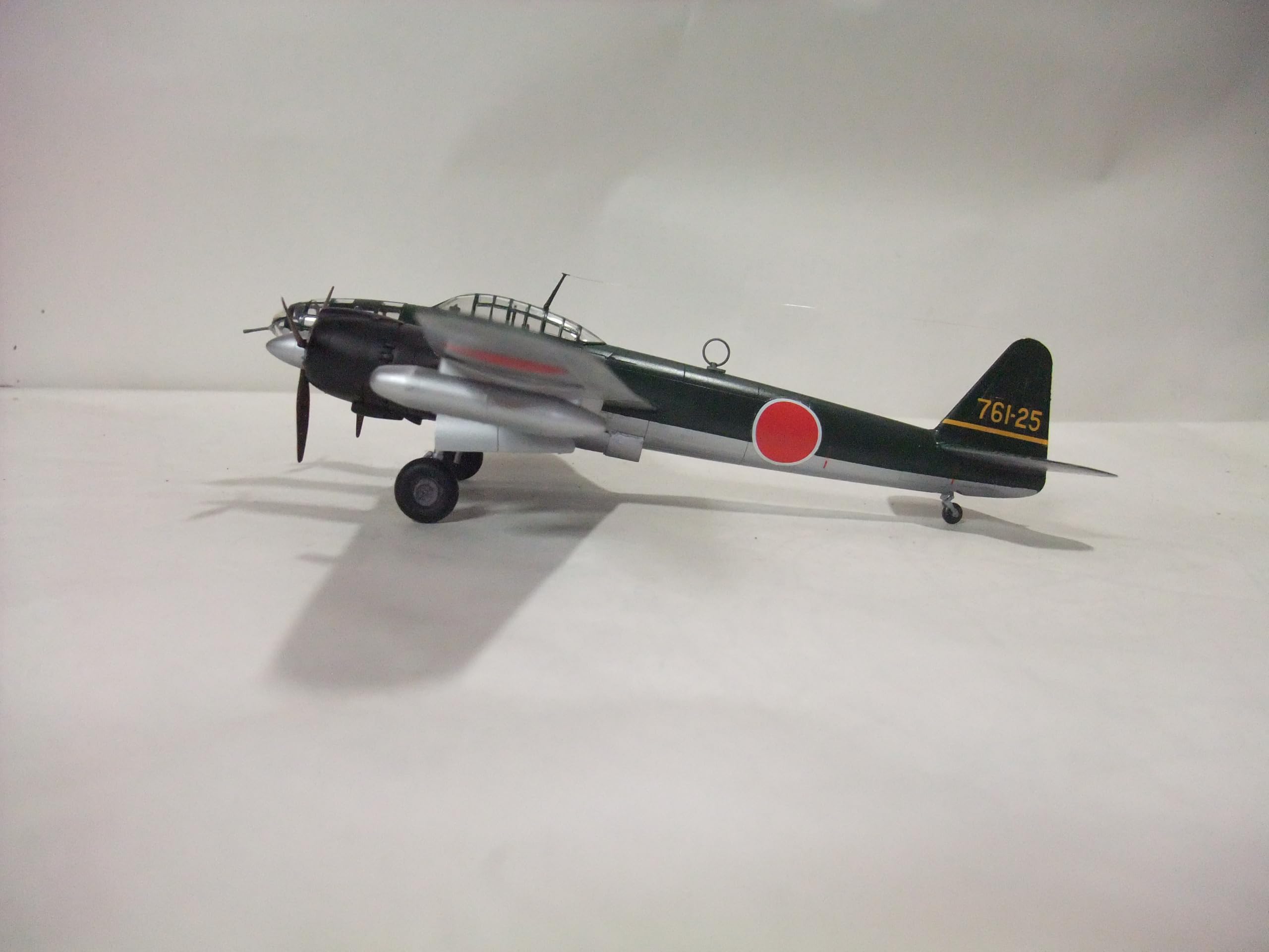 Amazon | 完成品 日本海軍双発爆撃機 銀河【ぎんが】72分の1サイズ