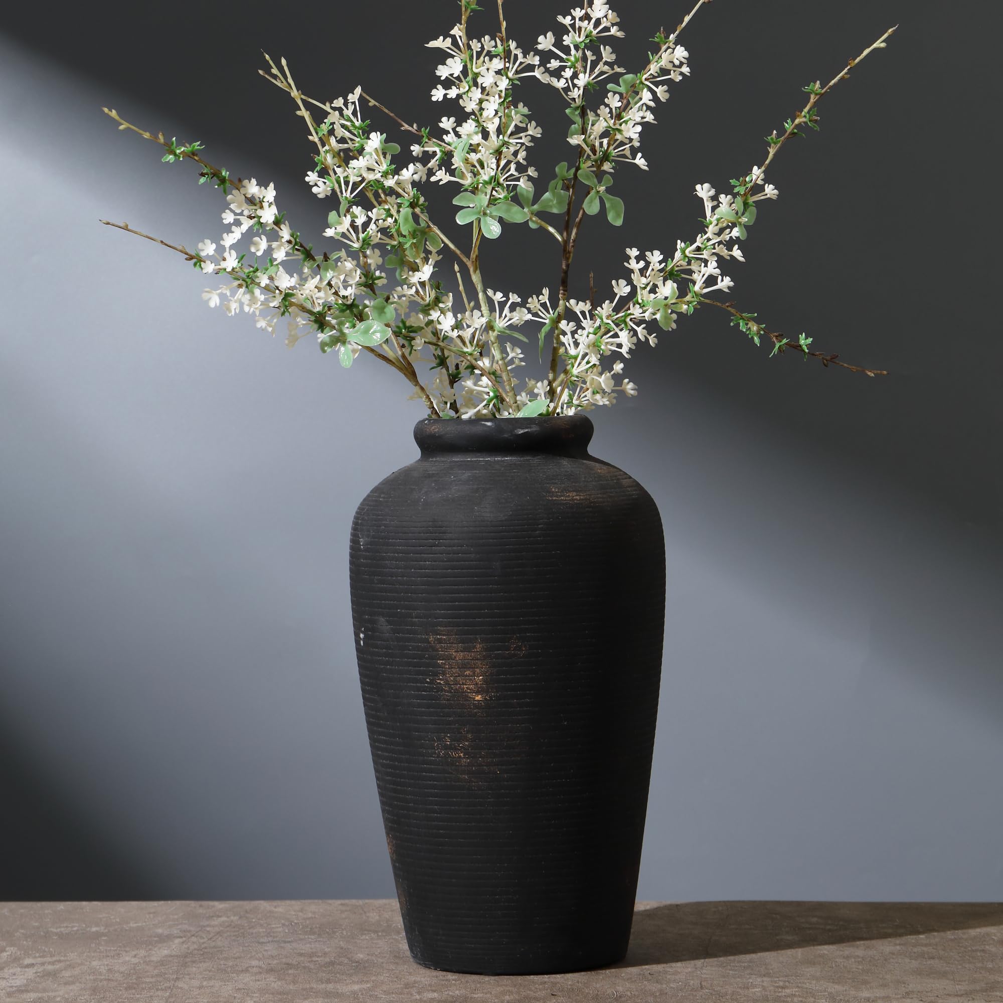 KRYSTHIA Schwarze Keramikvase, große dekorative Vase für Blumen, Bauernhaus-Terrakotta-Vasen für Heimdekoration, rustikale Vintage-Vasen für Wohnzimmer, Küche, Schlafzimmer, Büro, Couchtisch, 28 cm