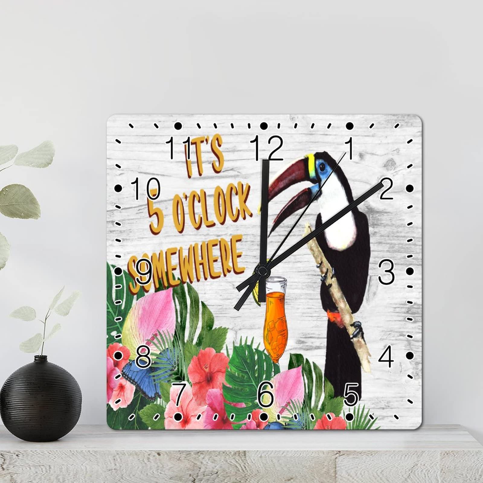 Horloge murale tropicale perroquet vintage pour décorer un salon exotique chaleureux