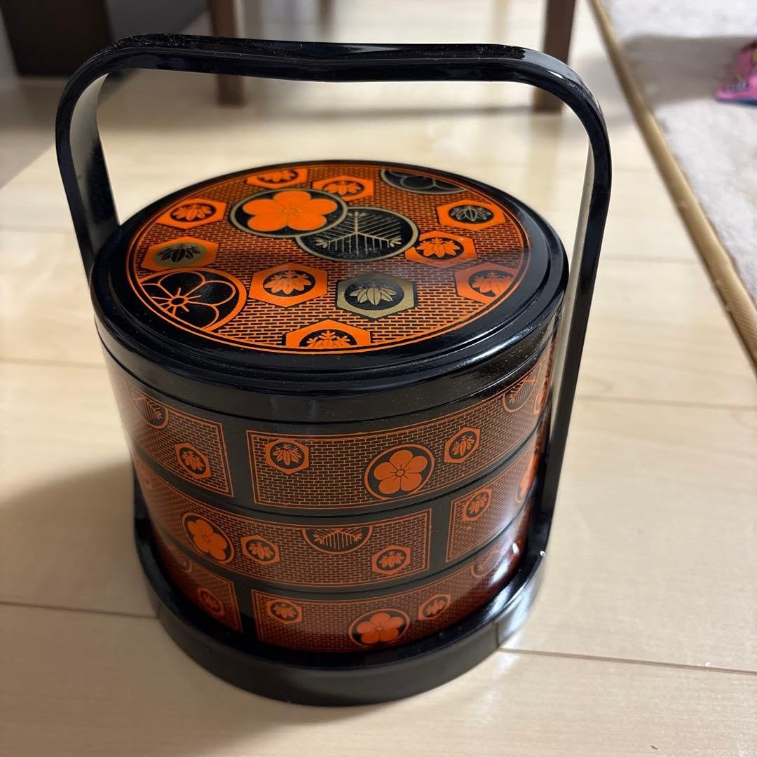 茶道具 輪島塗 天然木製 黒塗 金彩蒔絵 二段重箱 内朱共箱 輪島塗 蒔絵