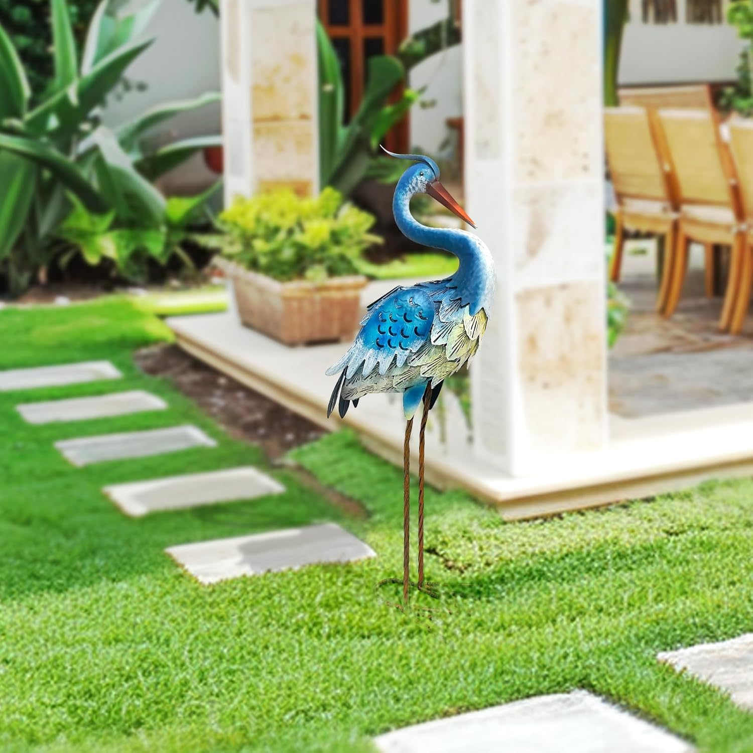 HONGLAND Solar Metal Crane Statue Garden Heron Sculpture, Outdoor Heron Yard Art Coastal Ocean Bird Decor Lawn Ornament for Backyard Porch Patio Decor（30 Inch）