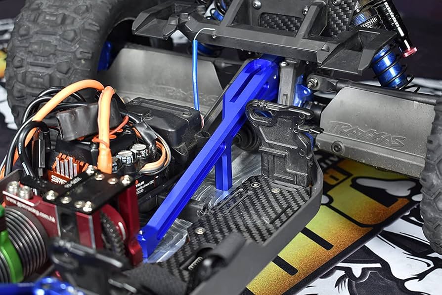 Châssis Avant CNC Integy Argent - Mise à Niveau Pour Traxxas Sledge 1/8 électrique