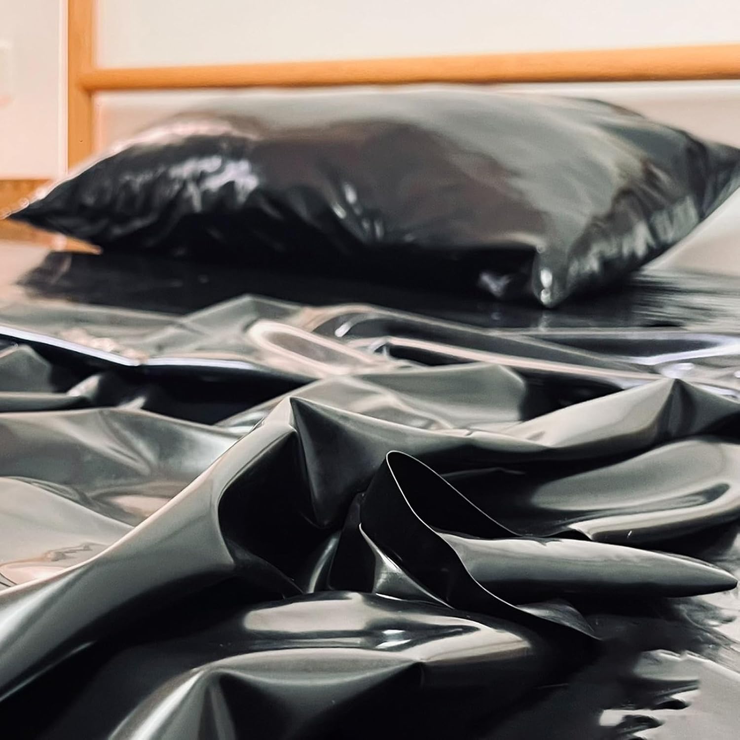 Classic Latex Pillowcases Closed with Zip,20X28 Inch Latex Pillow Case Cover,Natural Rubber Pillowslip Handmade Latex Pillow Protector (1, Black)