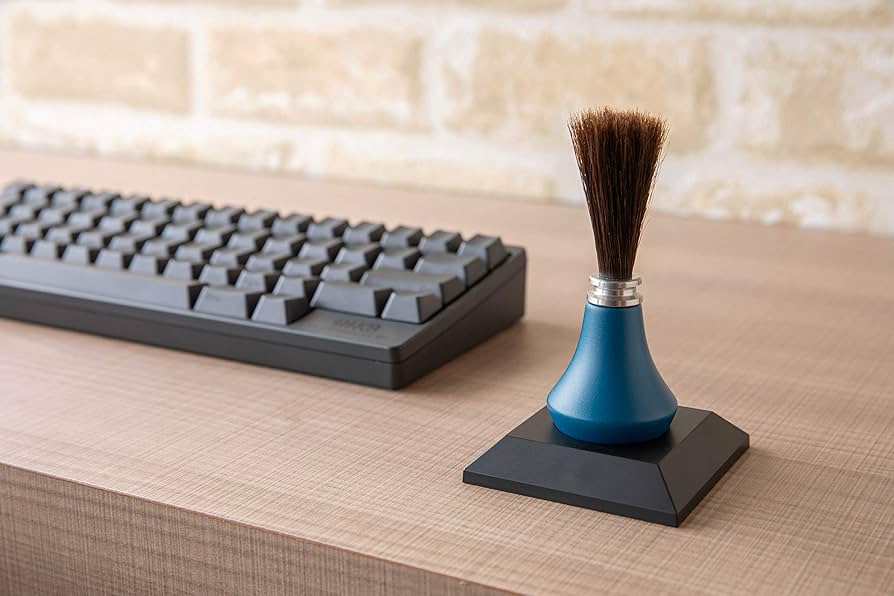 Amazon.co.jp: 赤田刷毛工業 キーボードブラシ（青） PZ-KBHAKEBL