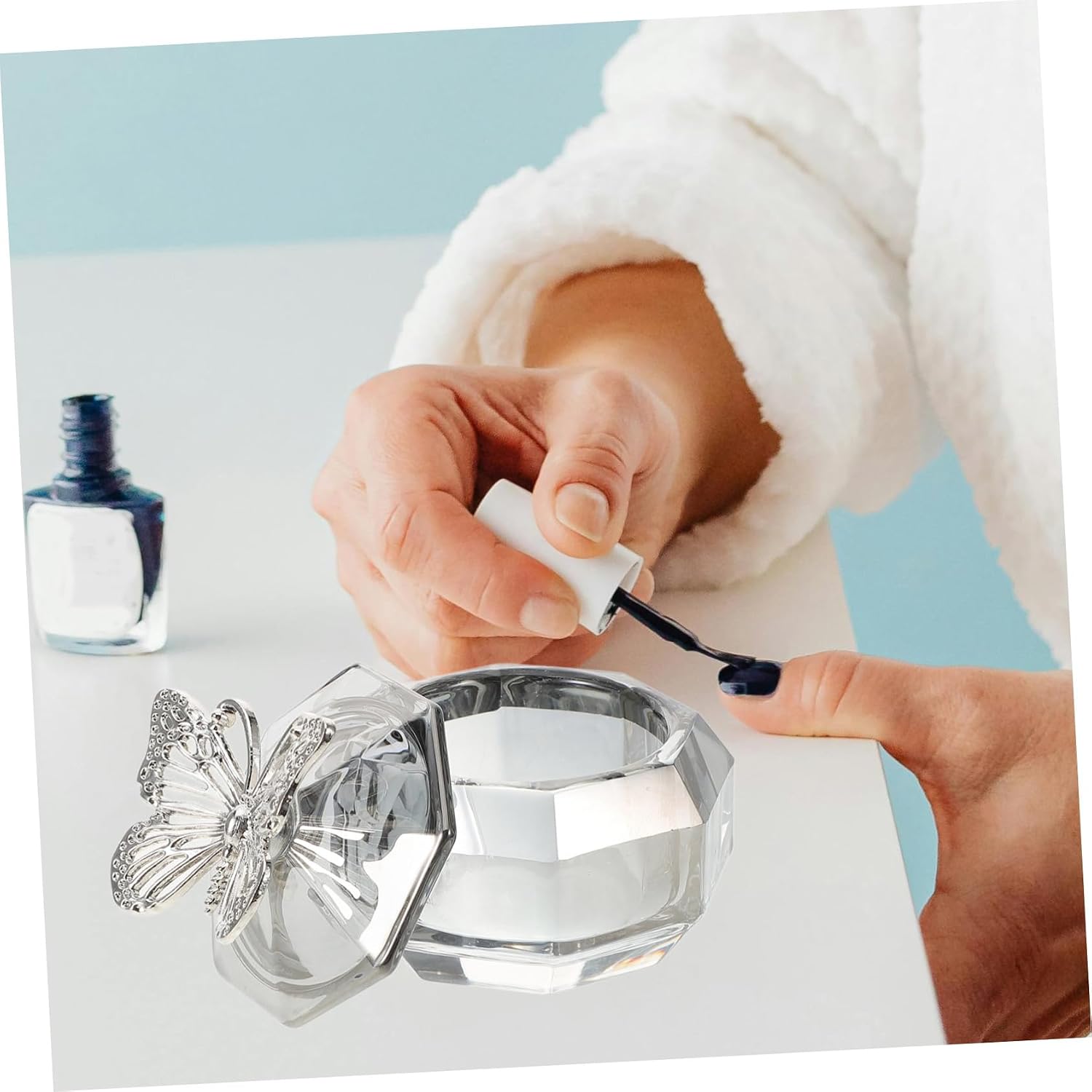 Nail Dish with Lid Durable Crystal Bowl for Liquid Storage Mixing and Cleaning Lightweight Manicure Tool for Easy Use and Reliable Performance