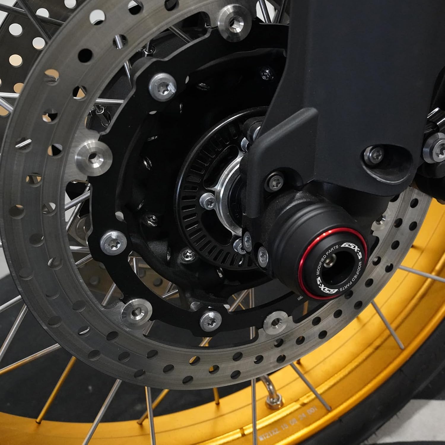 Compatible with GSXS1000 GSX-S1000 GSXS 1000F 2015-2023 2024 2025 Motorcycle Front & Rear Wheel Fork Axle Sliders Crash Protectors (Red, Front and back)