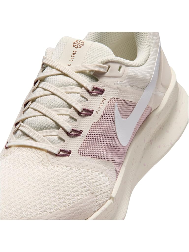 White Nike Run Swift 3