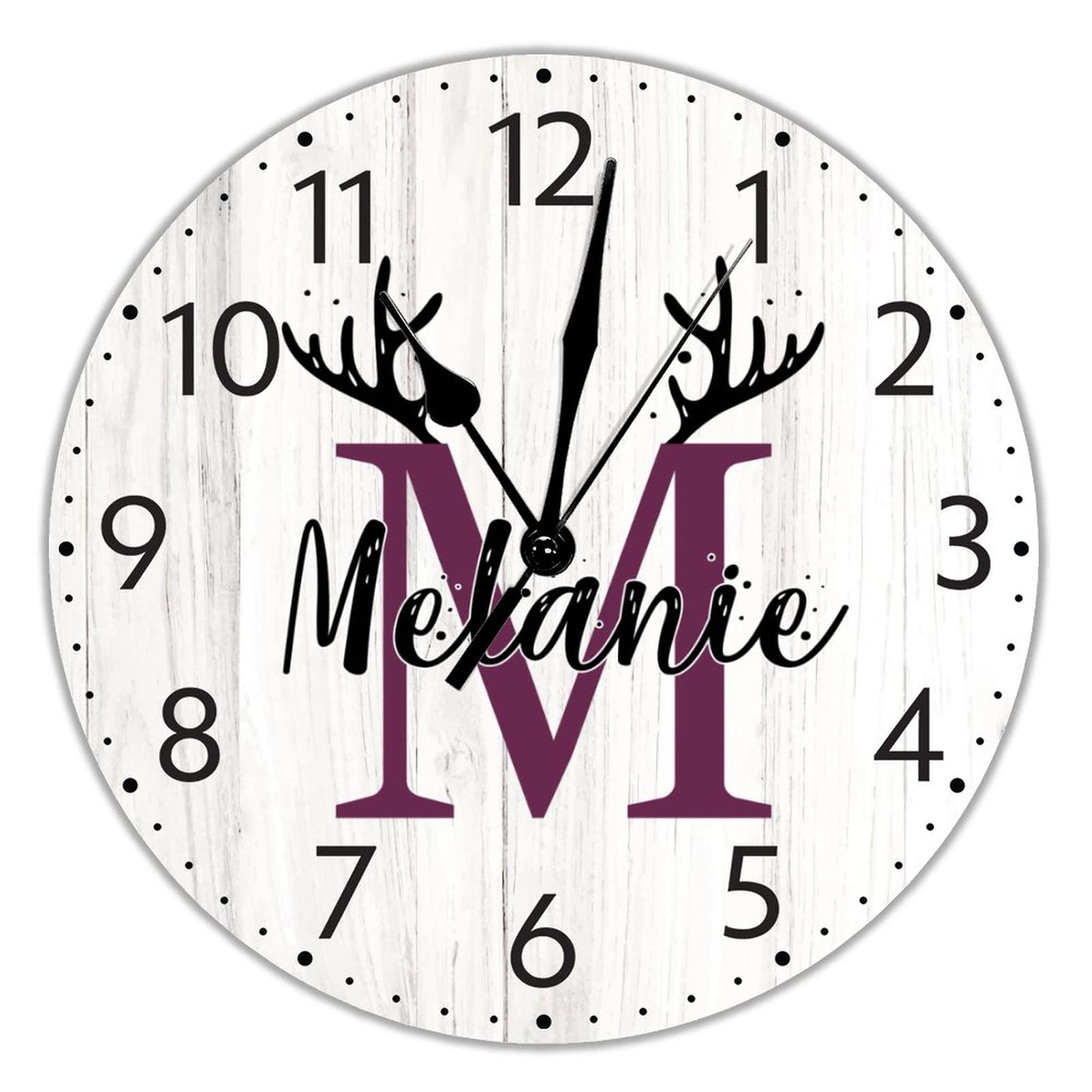 Horloge murale bois de cerf lettre M pour salon chaleureux