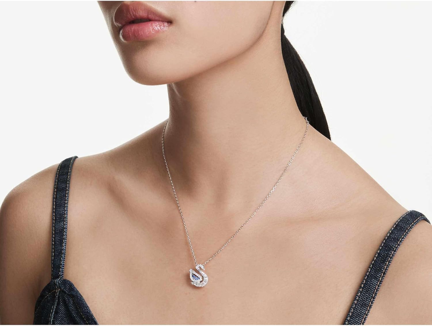 Swarovski Swan pendant, Mixed cuts, Swan, Blue